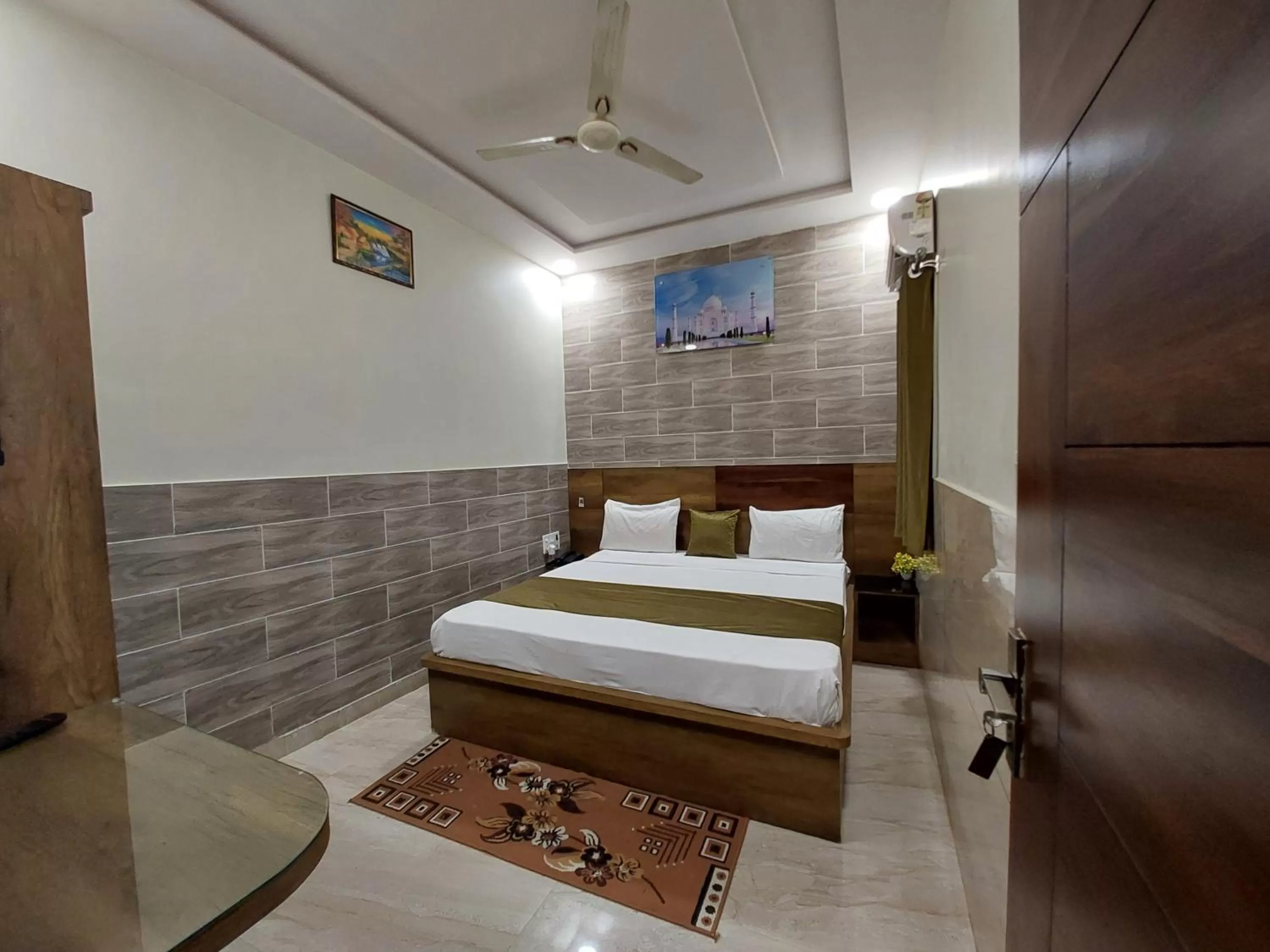 Bed in Taj Nice Point Manage by Taj Sunrise Group