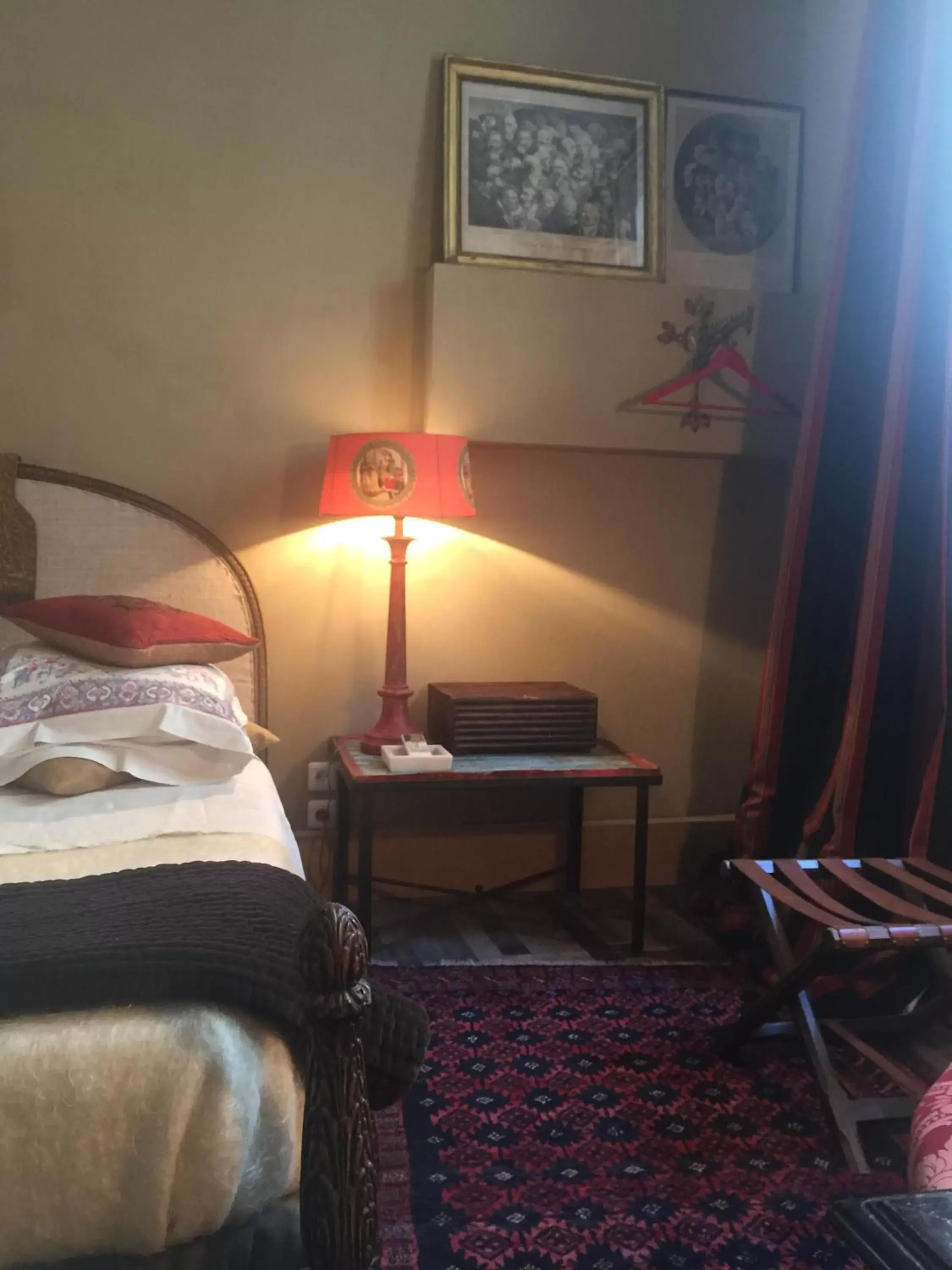 Bedroom, Bed in La Maison Rousseau Chambre d'hôtes