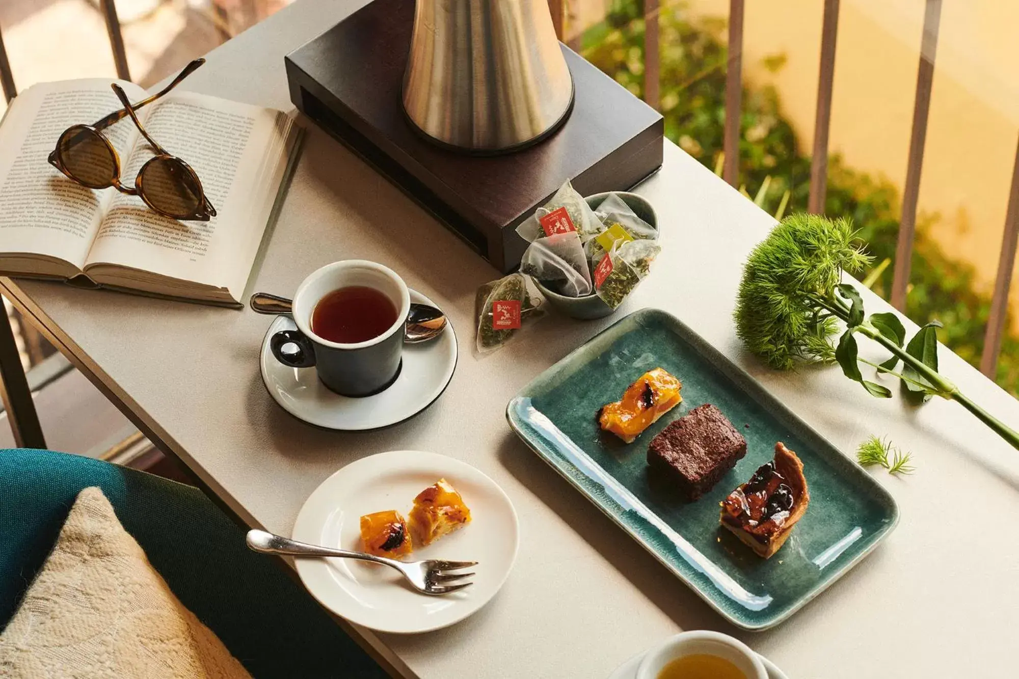 Coffee/tea facilities in Vista Lakefront Boutique Hotel