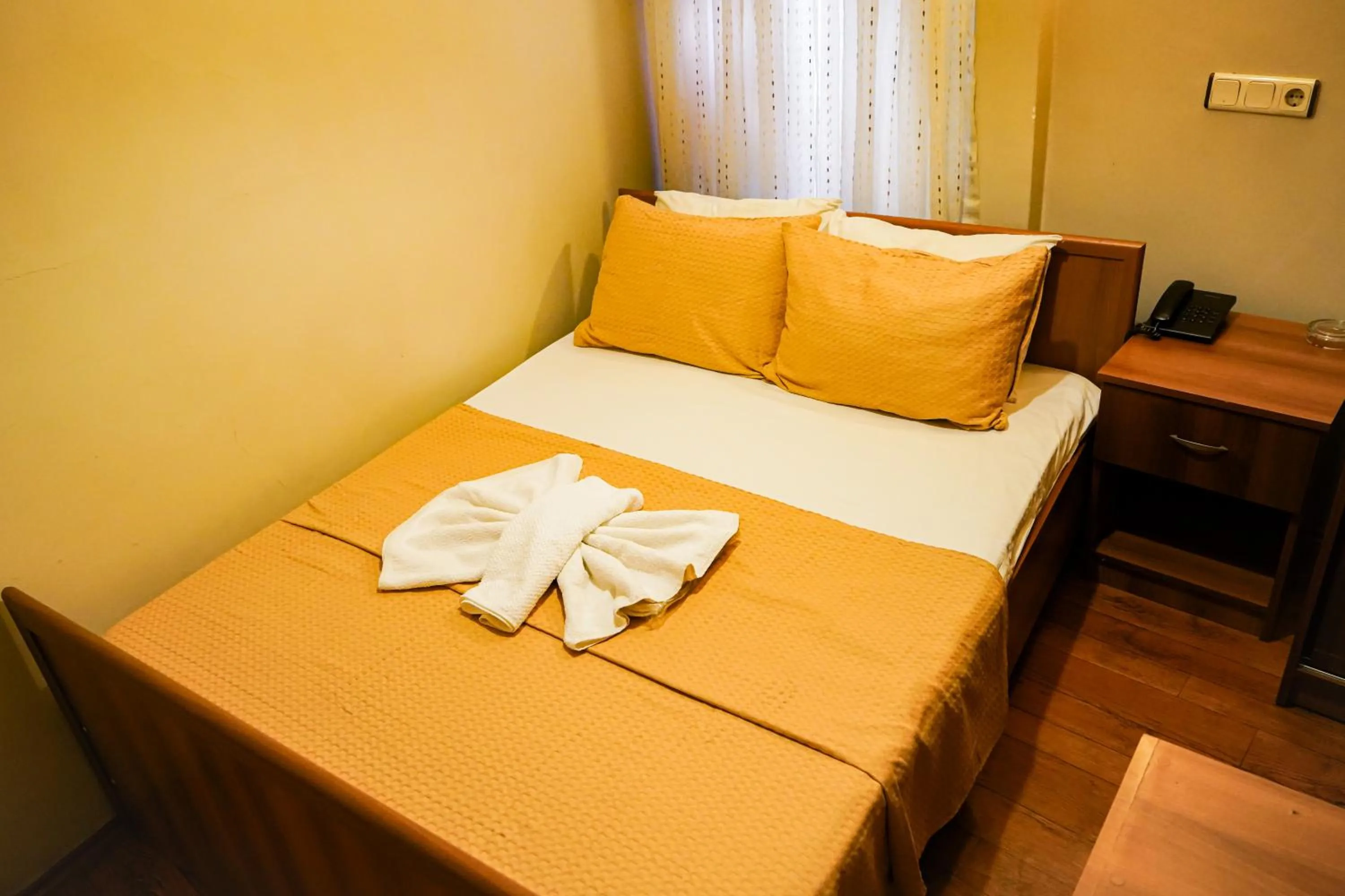 Bed in Paradise Hotel