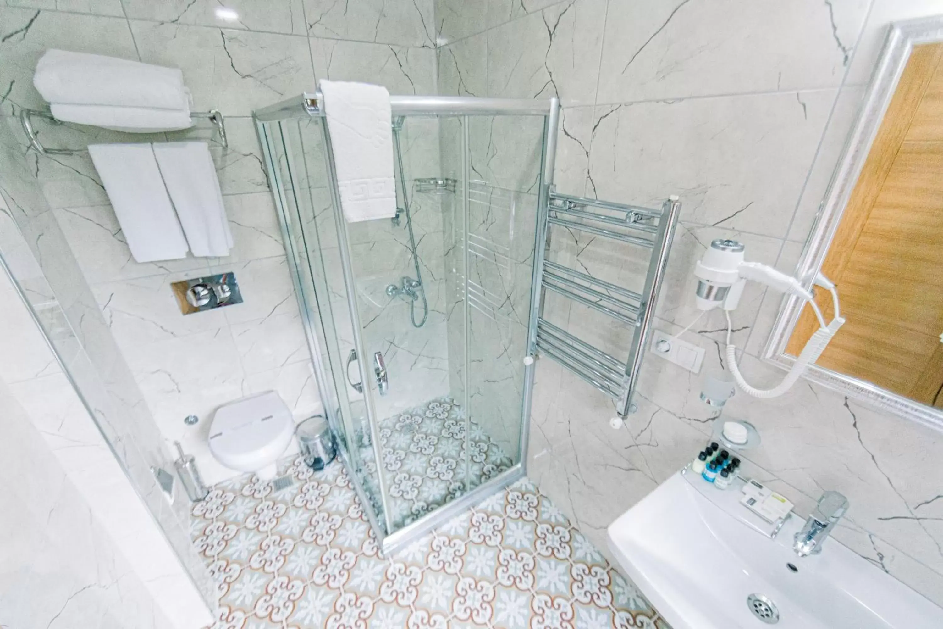 Bathroom in Acacia Mansion Hotel