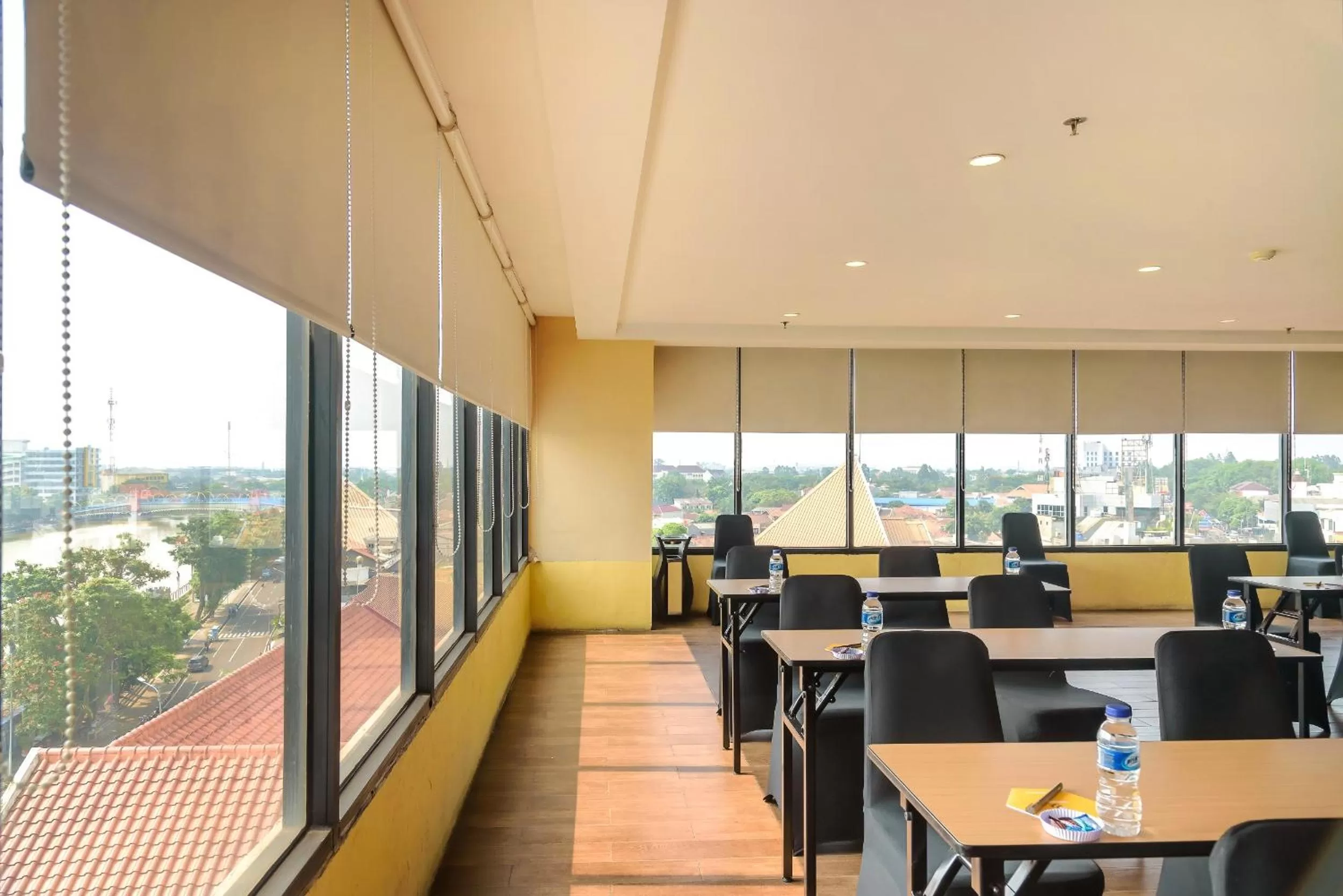 Meeting/conference room in Yellow Bee Tangerang