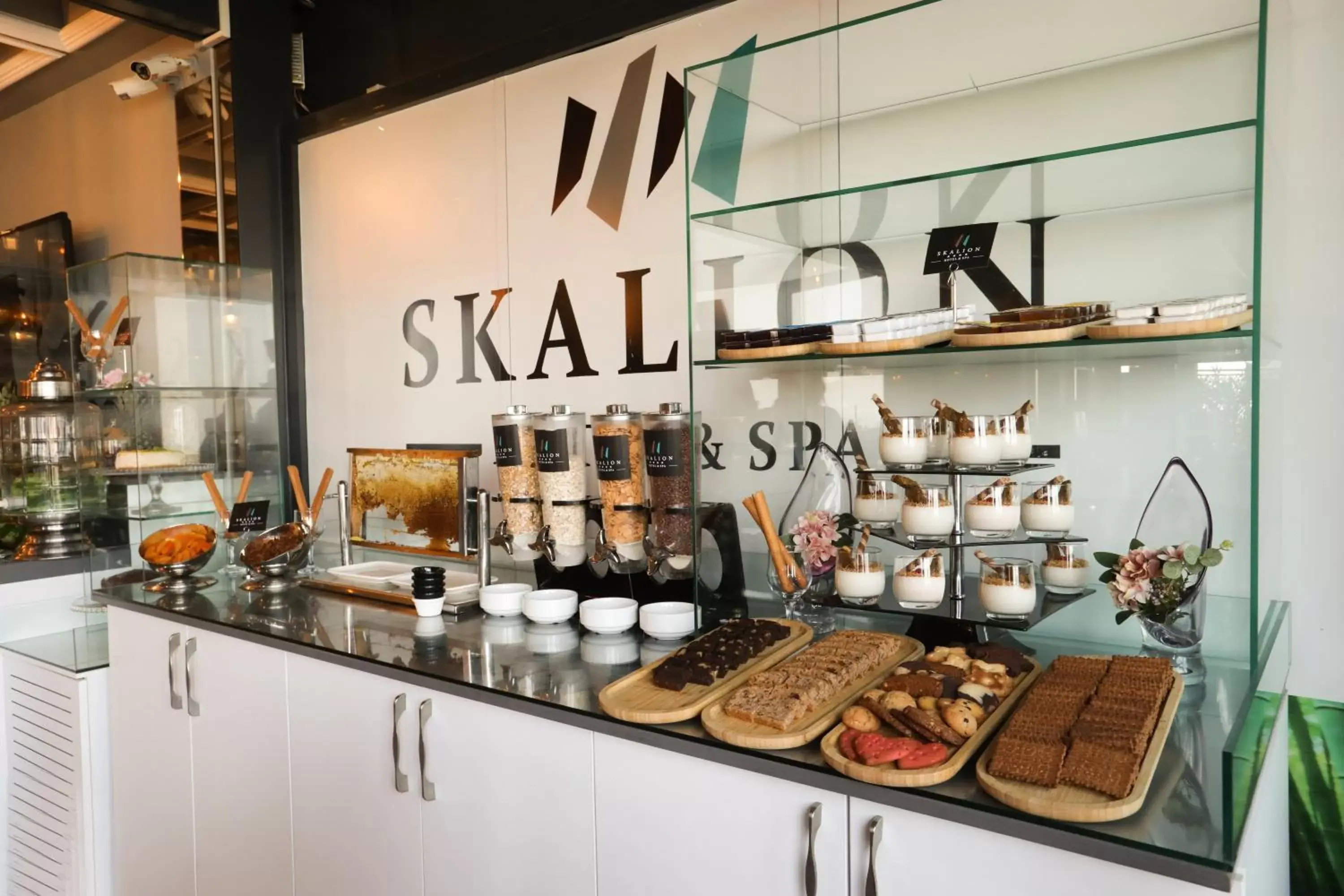 Food and drinks in Skalion Hotel & SPA