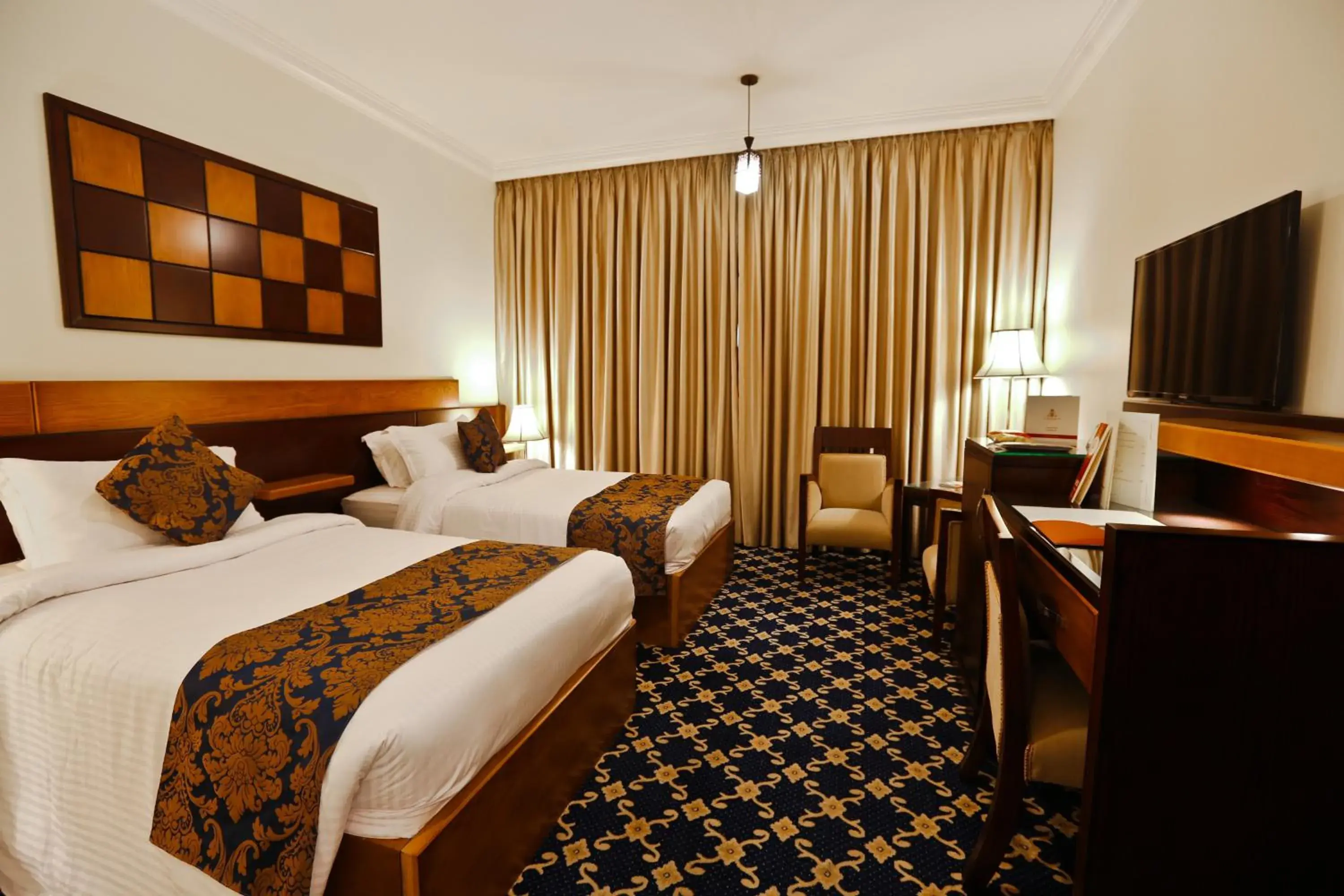 Bedroom, Bed in Al Thuraya Hotel