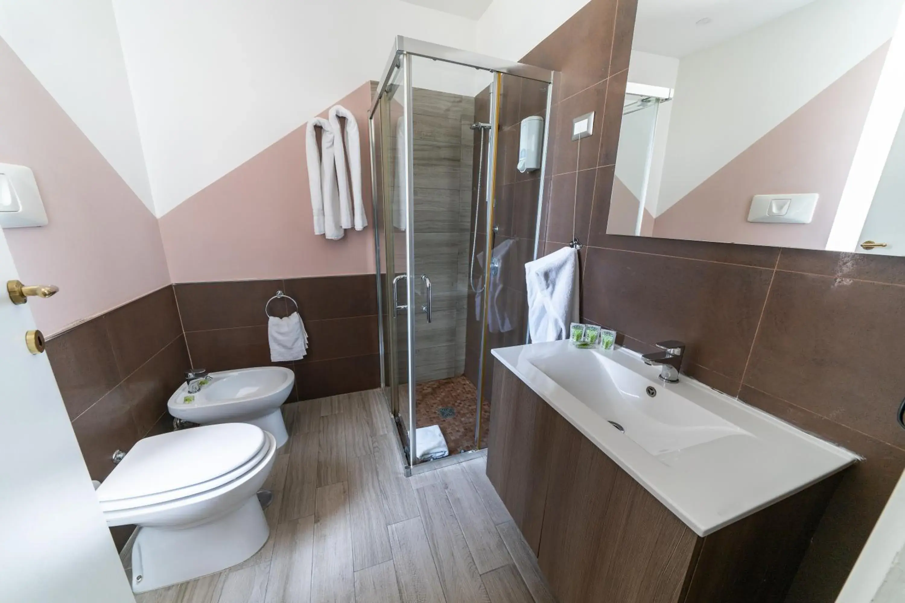 Bathroom in Puteoli Palace Hotel