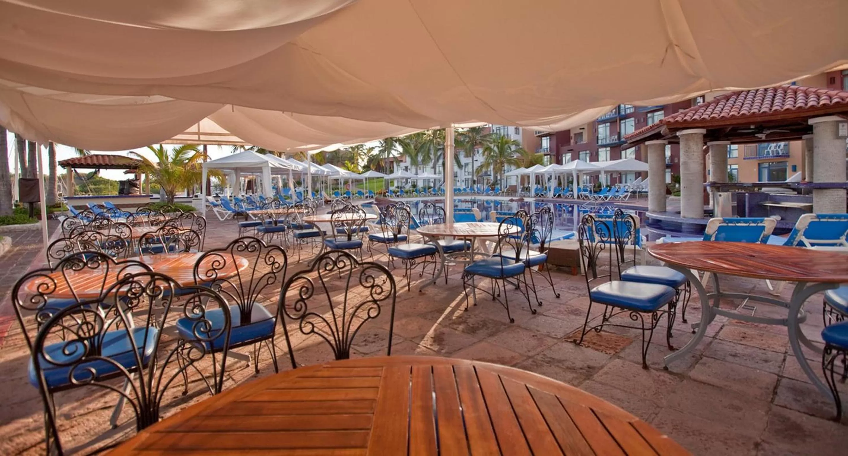 Restaurant/places to eat in El Cid Marina Beach Hotel