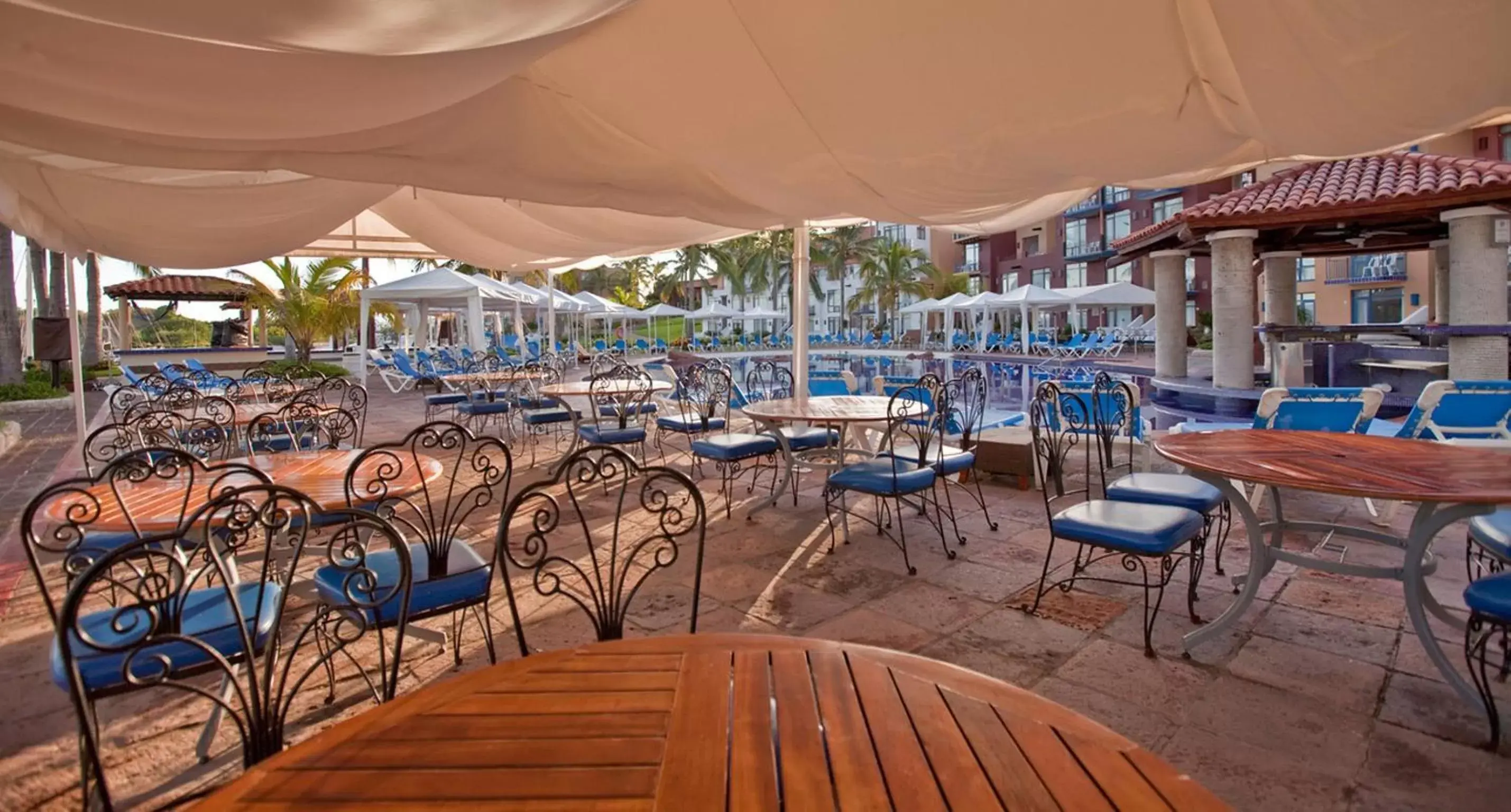 Restaurant/Places to Eat in El Cid Marina Beach Hotel