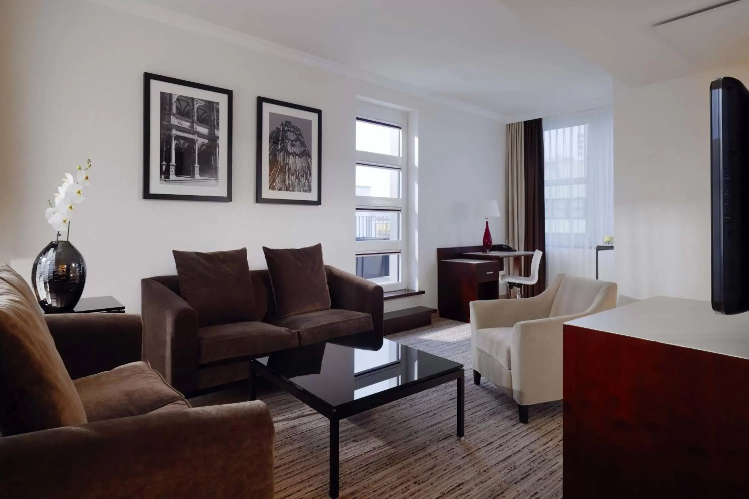 Living room, Seating Area in Cologne Marriott Hotel