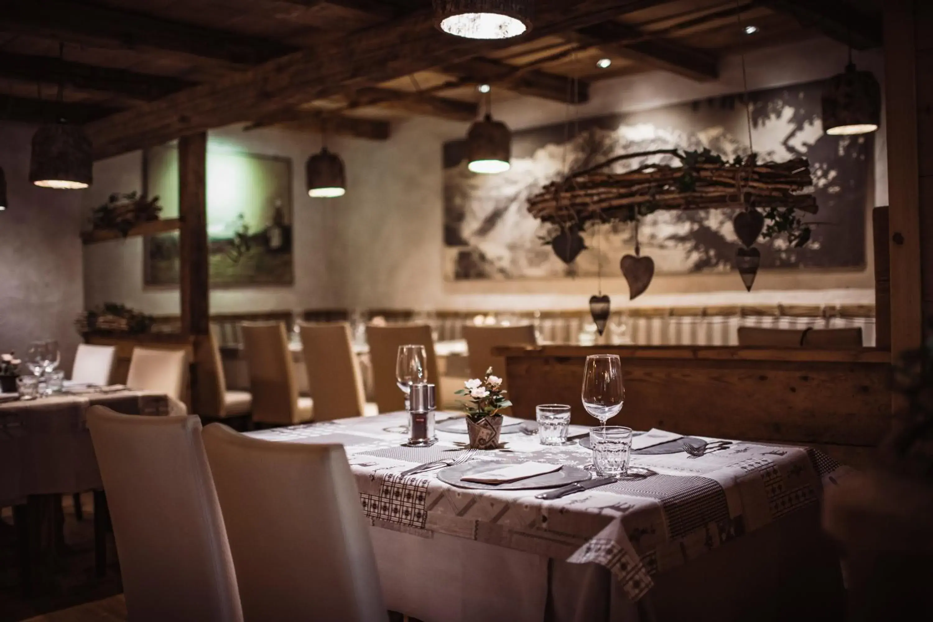 Restaurant/Places to Eat in Hotel Chalet Svizzero