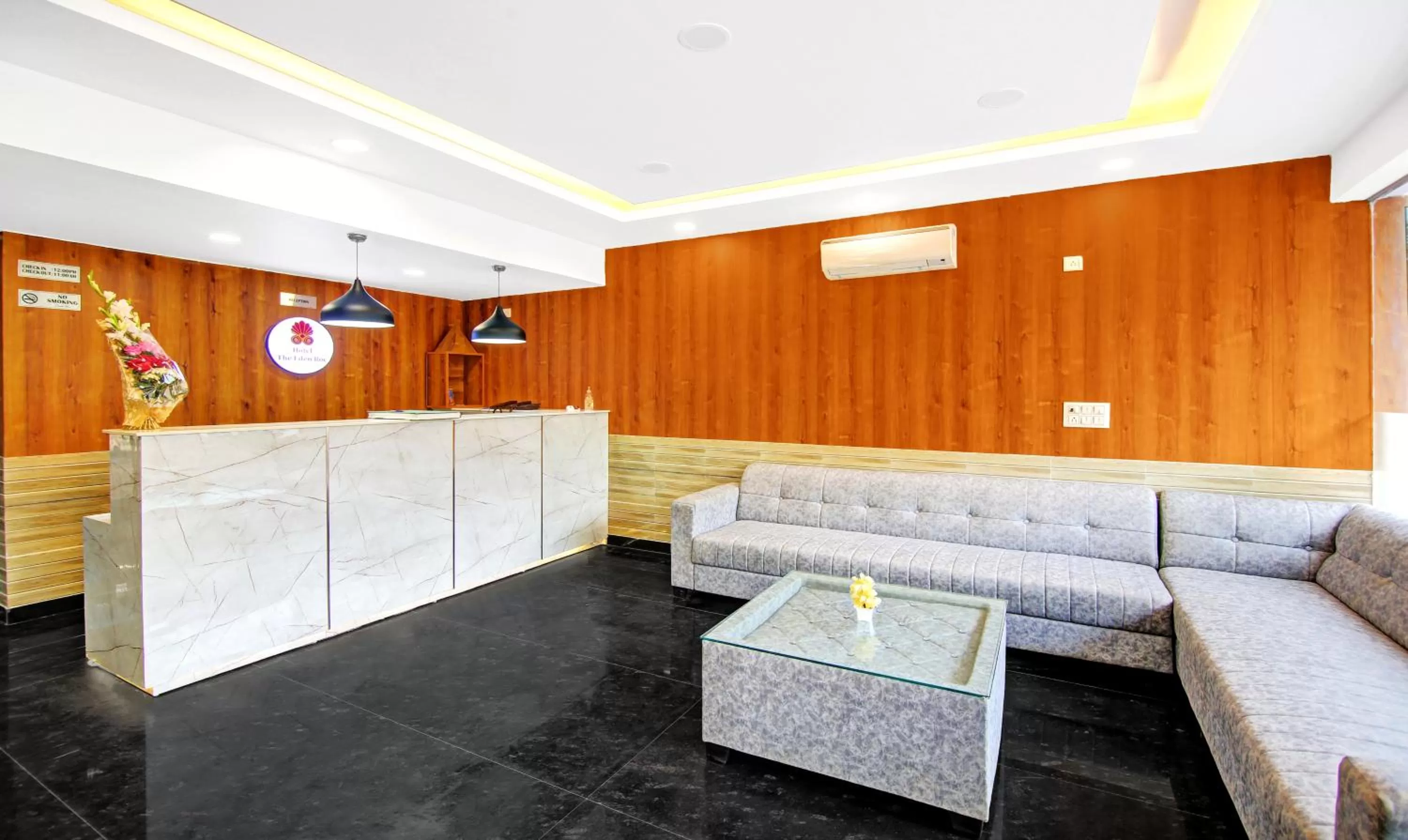 Lobby or reception in Treebo The Eden Roc