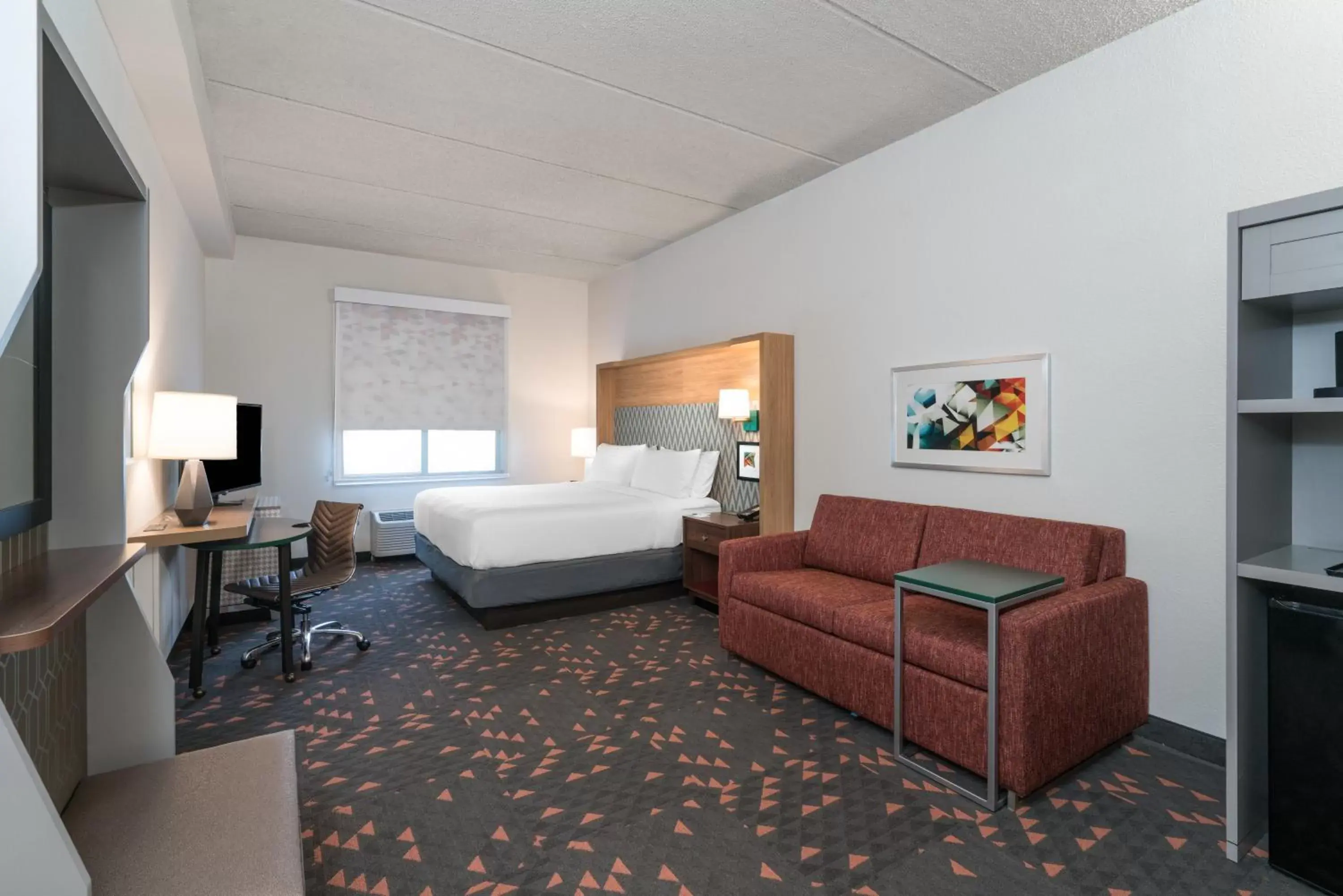 Bed in Holiday Inn Atlanta/Roswell, an IHG Hotel