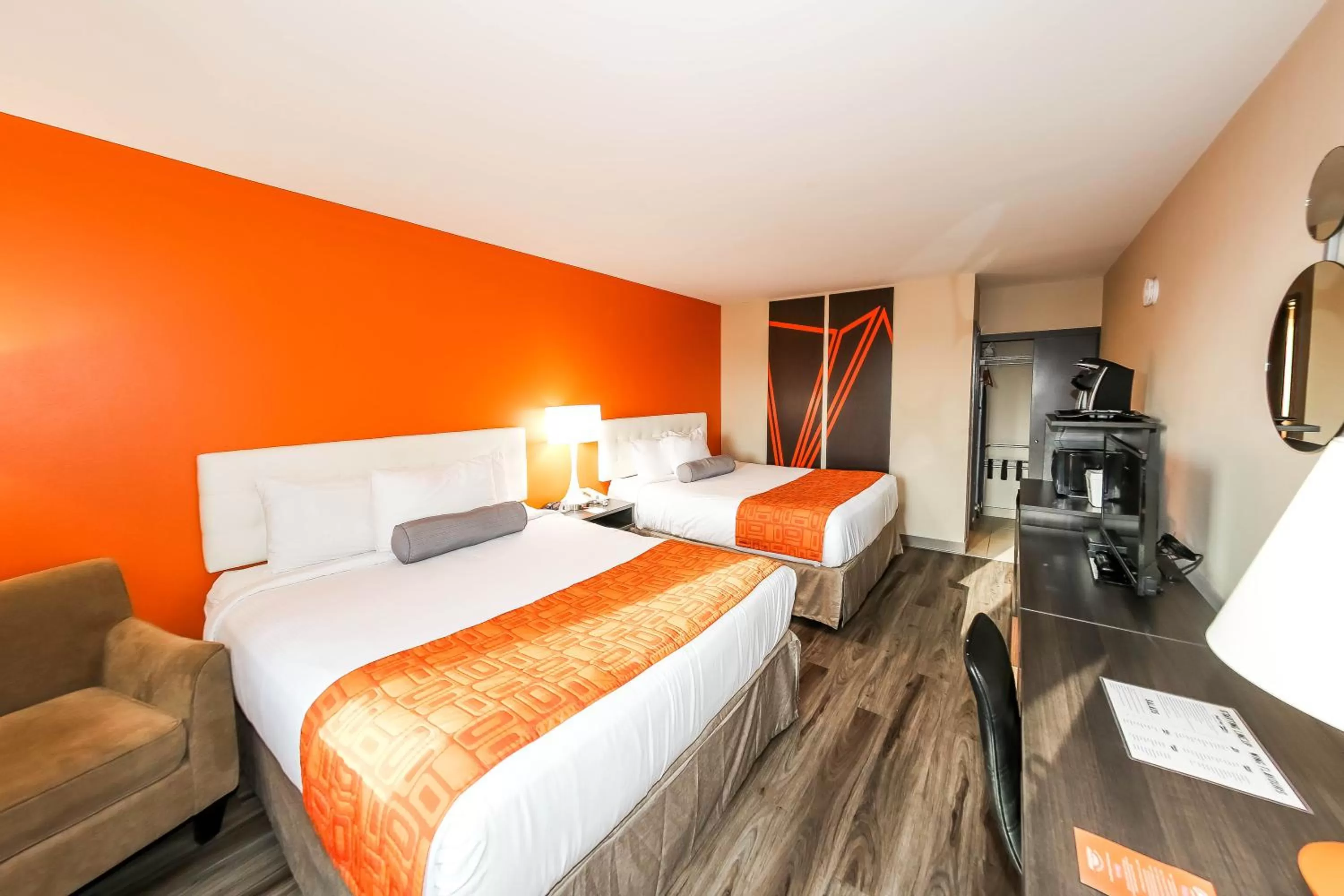 Bed in Howard Johnson by Wyndham Winnipeg West