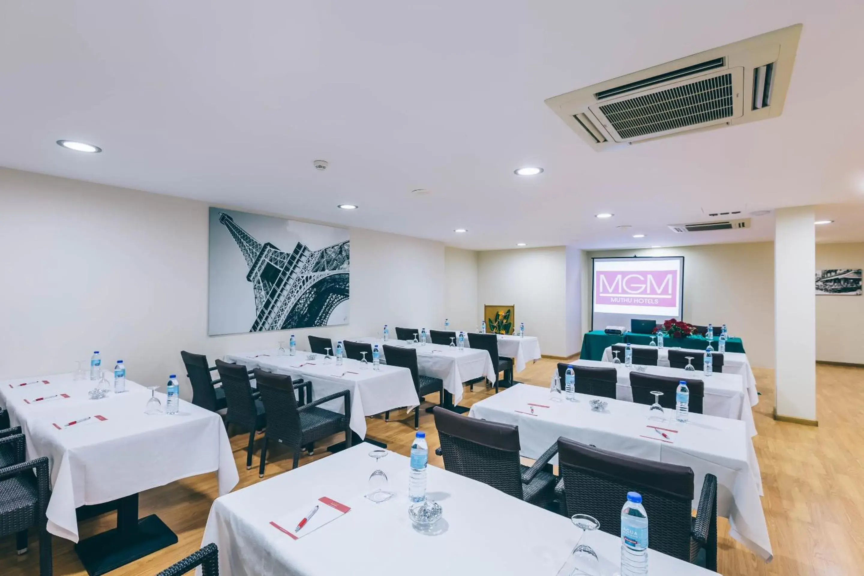 Meeting/conference room in Muthu Raga Madeira Hotel