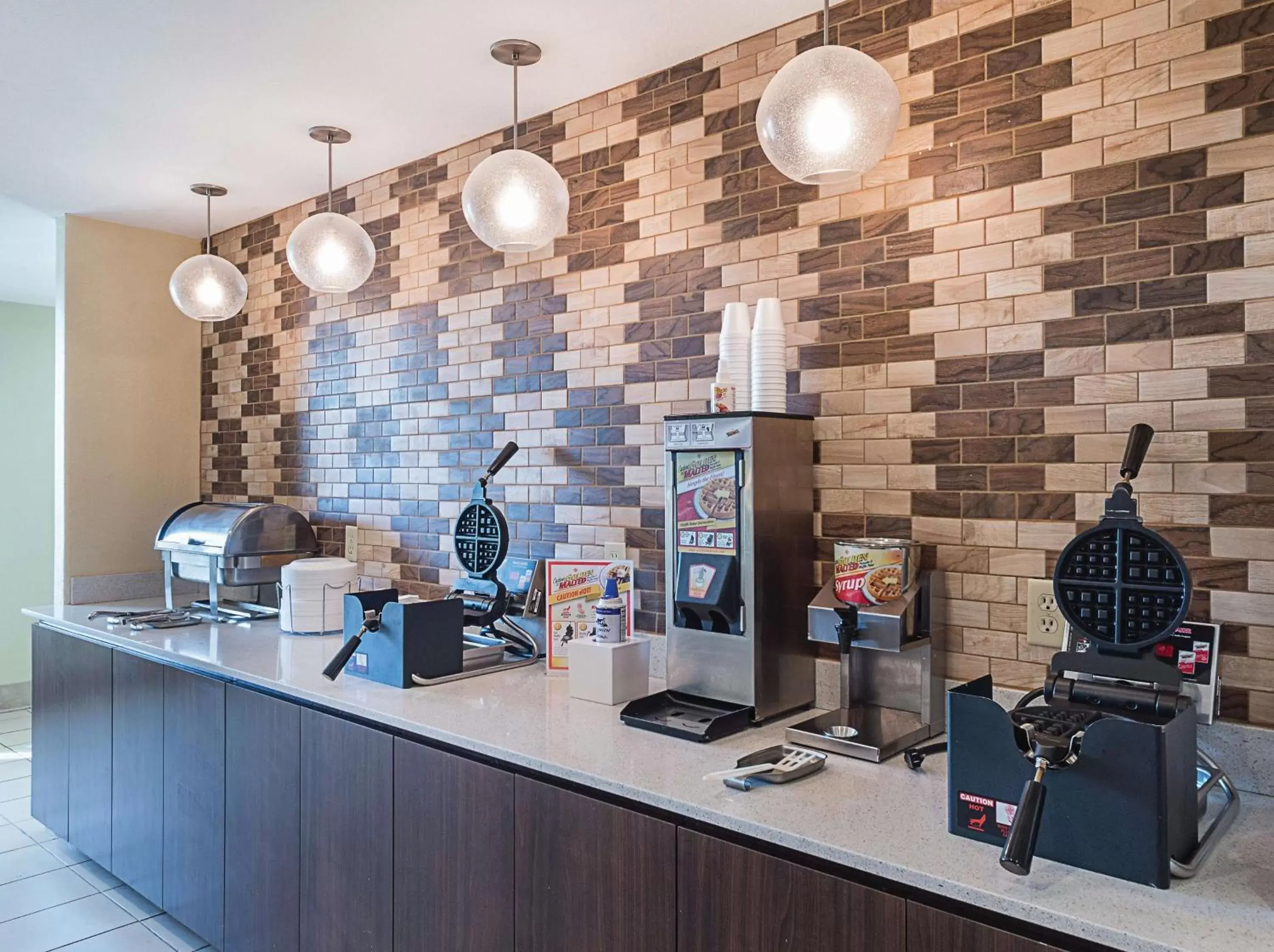 Restaurant/places to eat in La Quinta by Wyndham Mathis Restaurant/places to eat in La Quinta by Wyndham Mathis