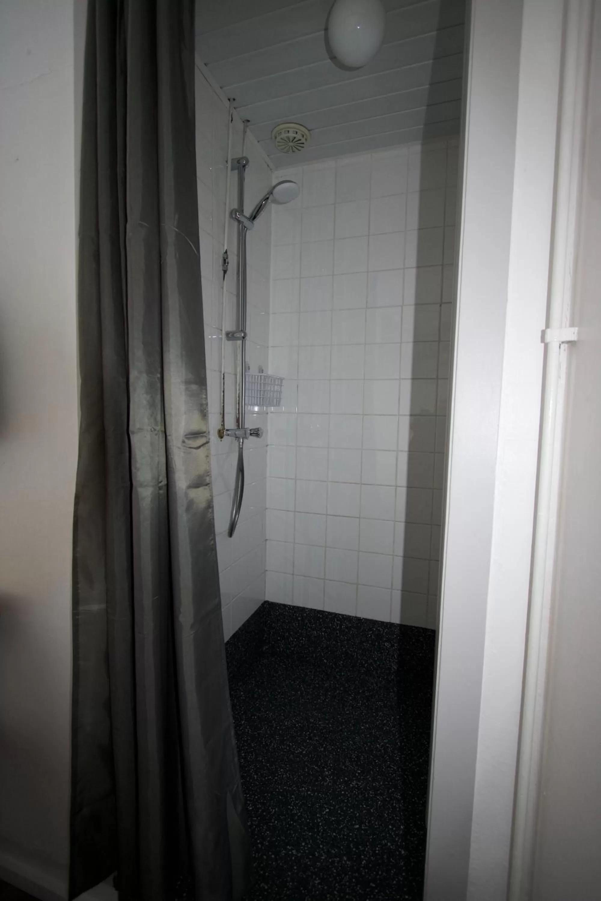 Shower in Hotel Hortus