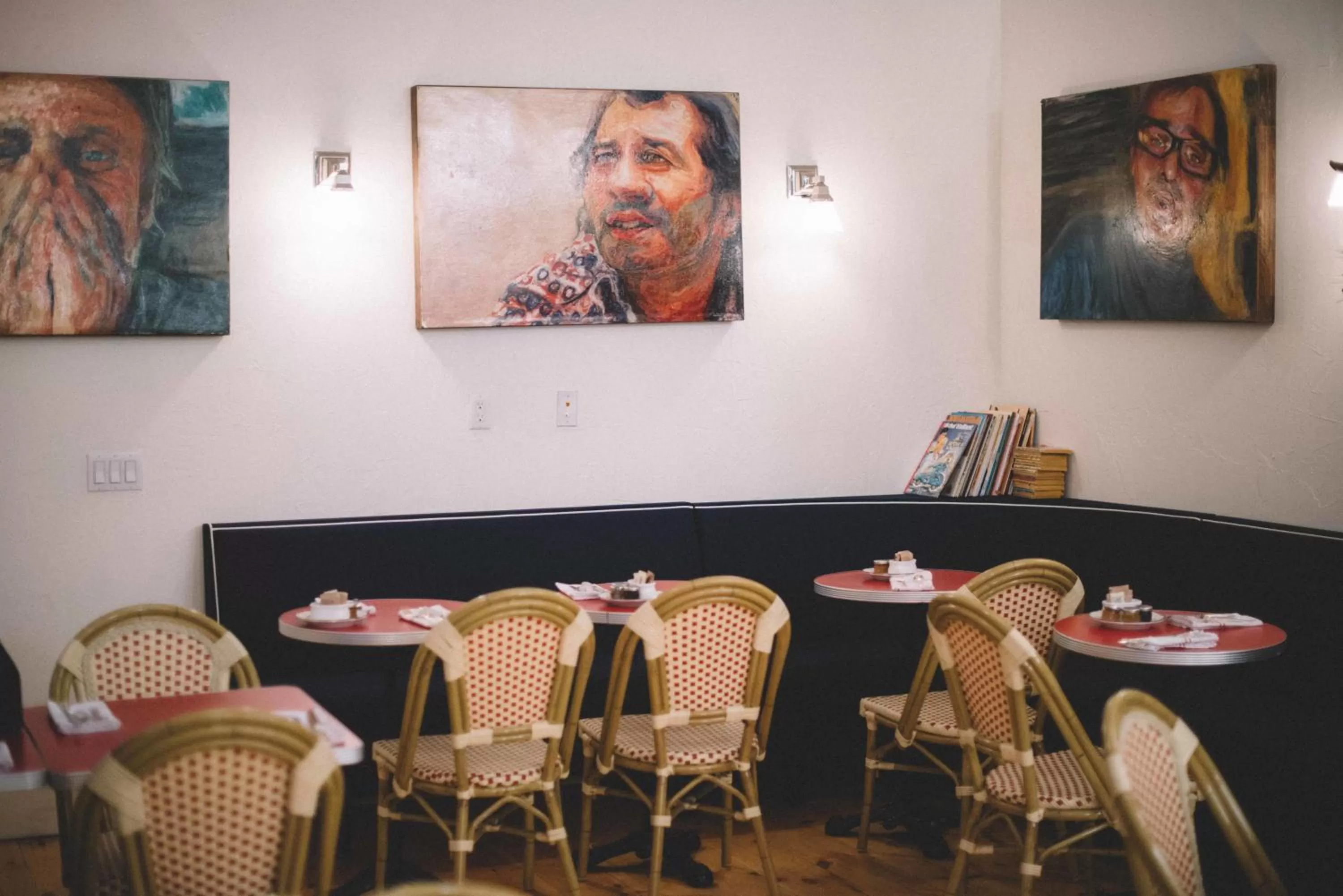 Restaurant/places to eat in The Broome