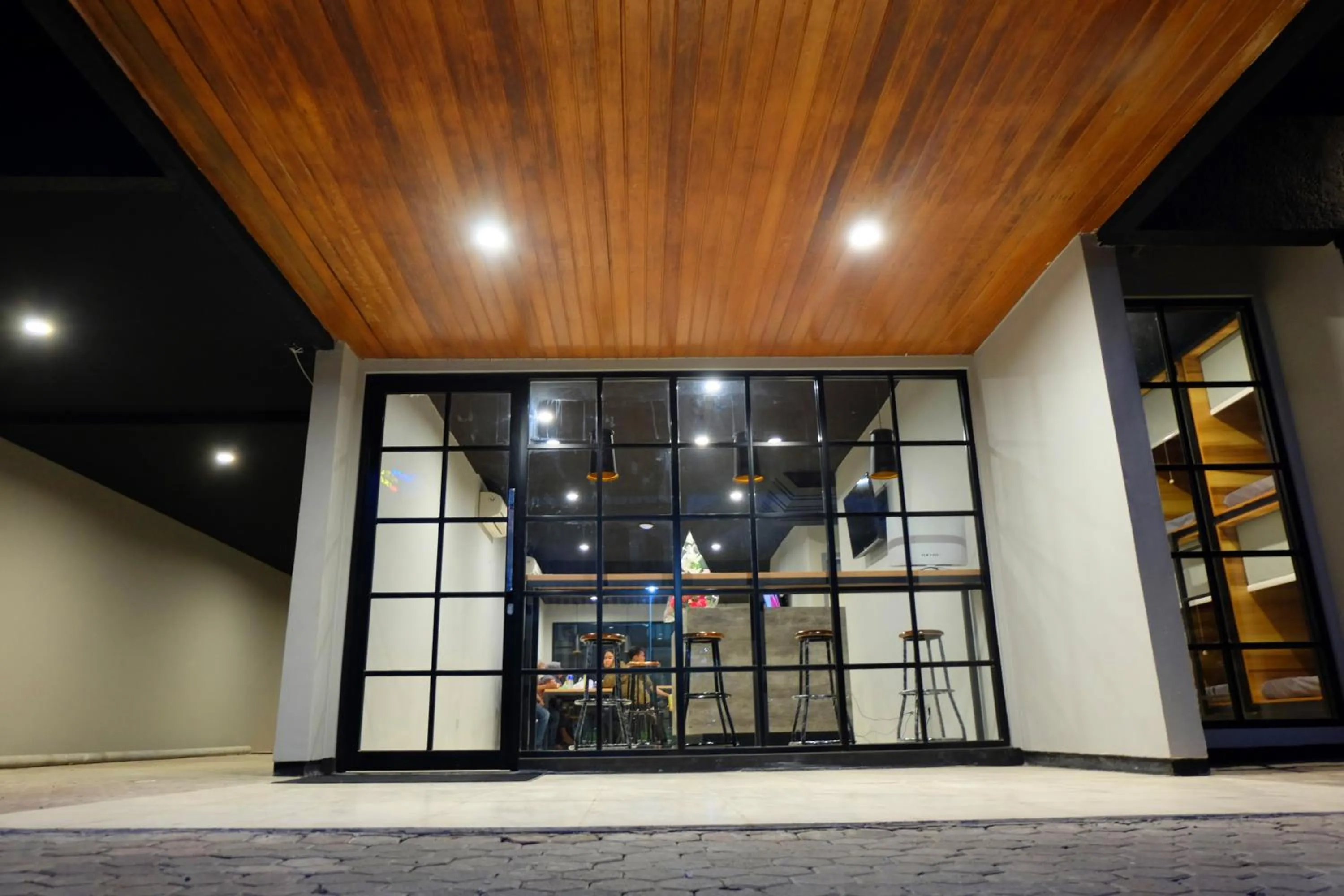 Livinn Hostels Gubeng Station Surabaya