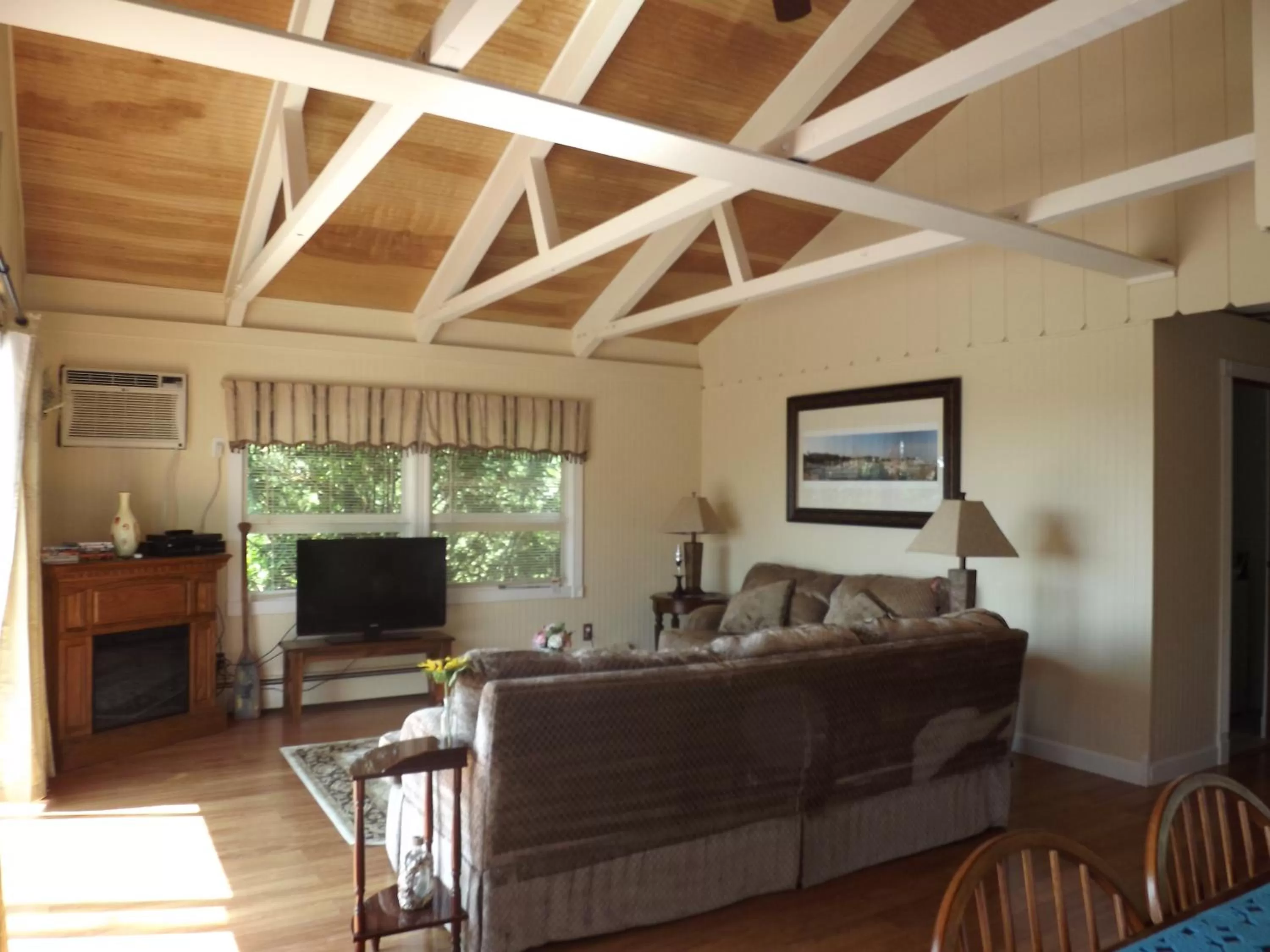 TV/Entertainment Center in Ledges By the Bay