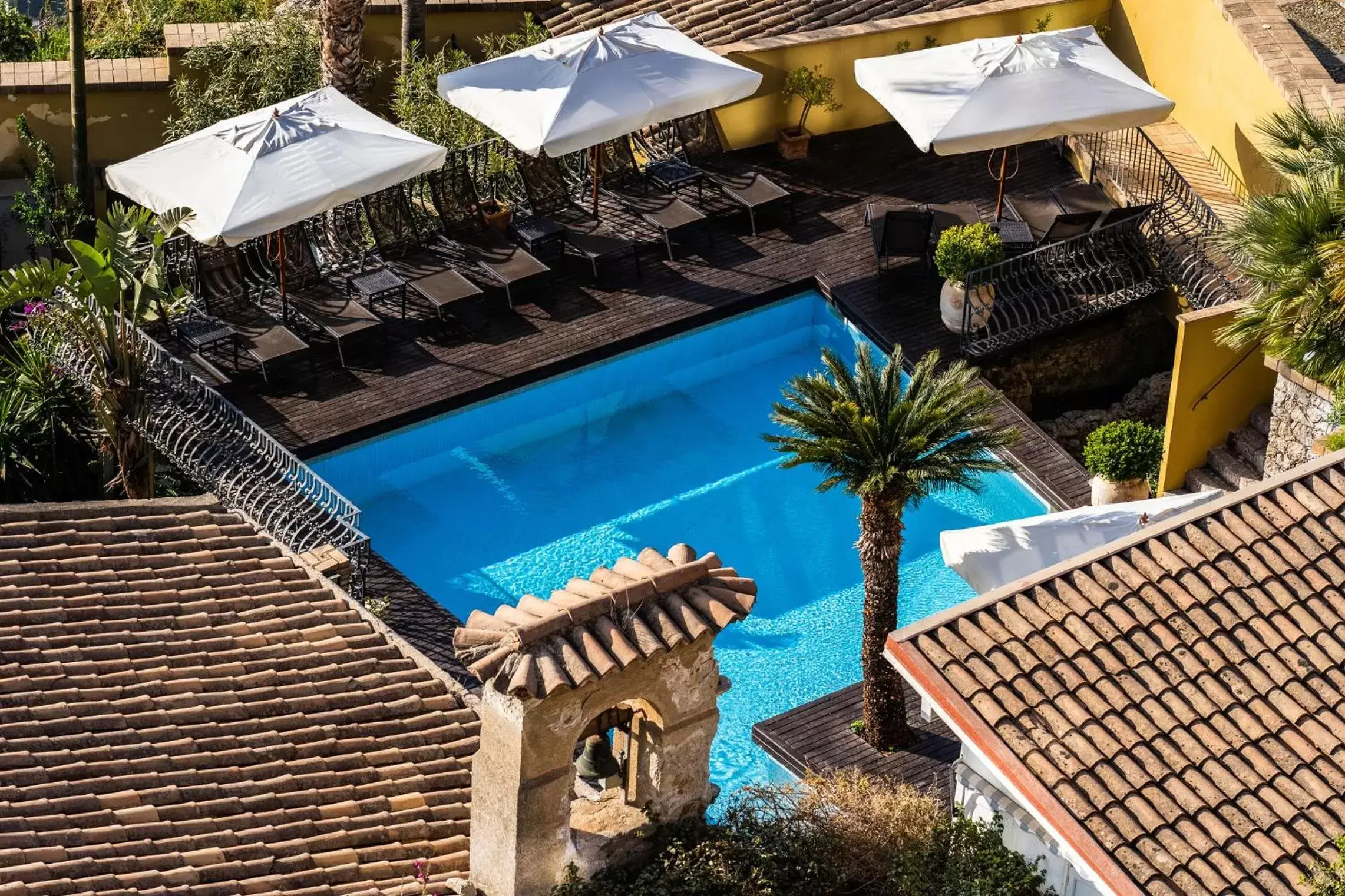 Pool View in Hotel Villa Carlotta