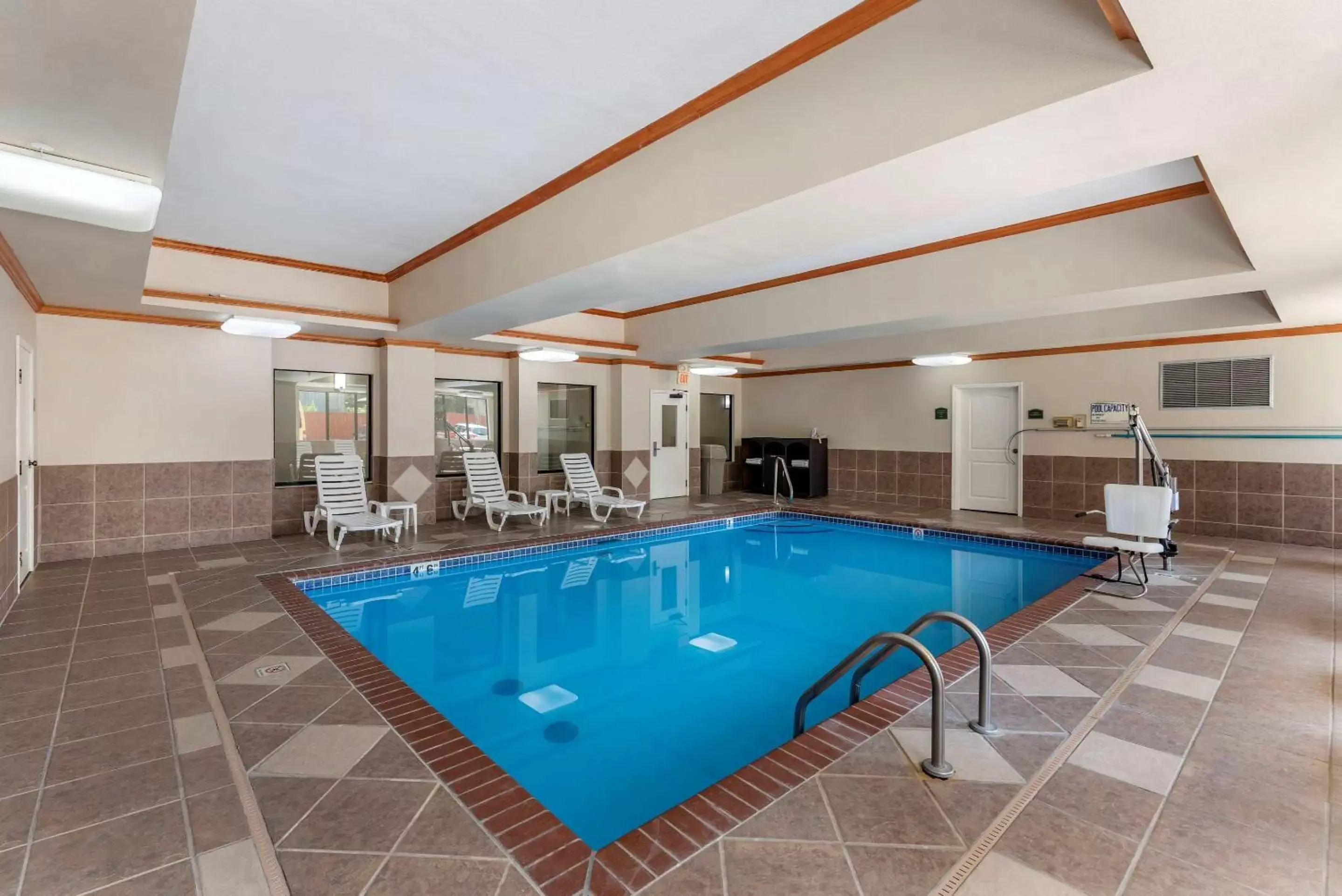 On site, Swimming Pool in Comfort Inn & Suites El Dorado