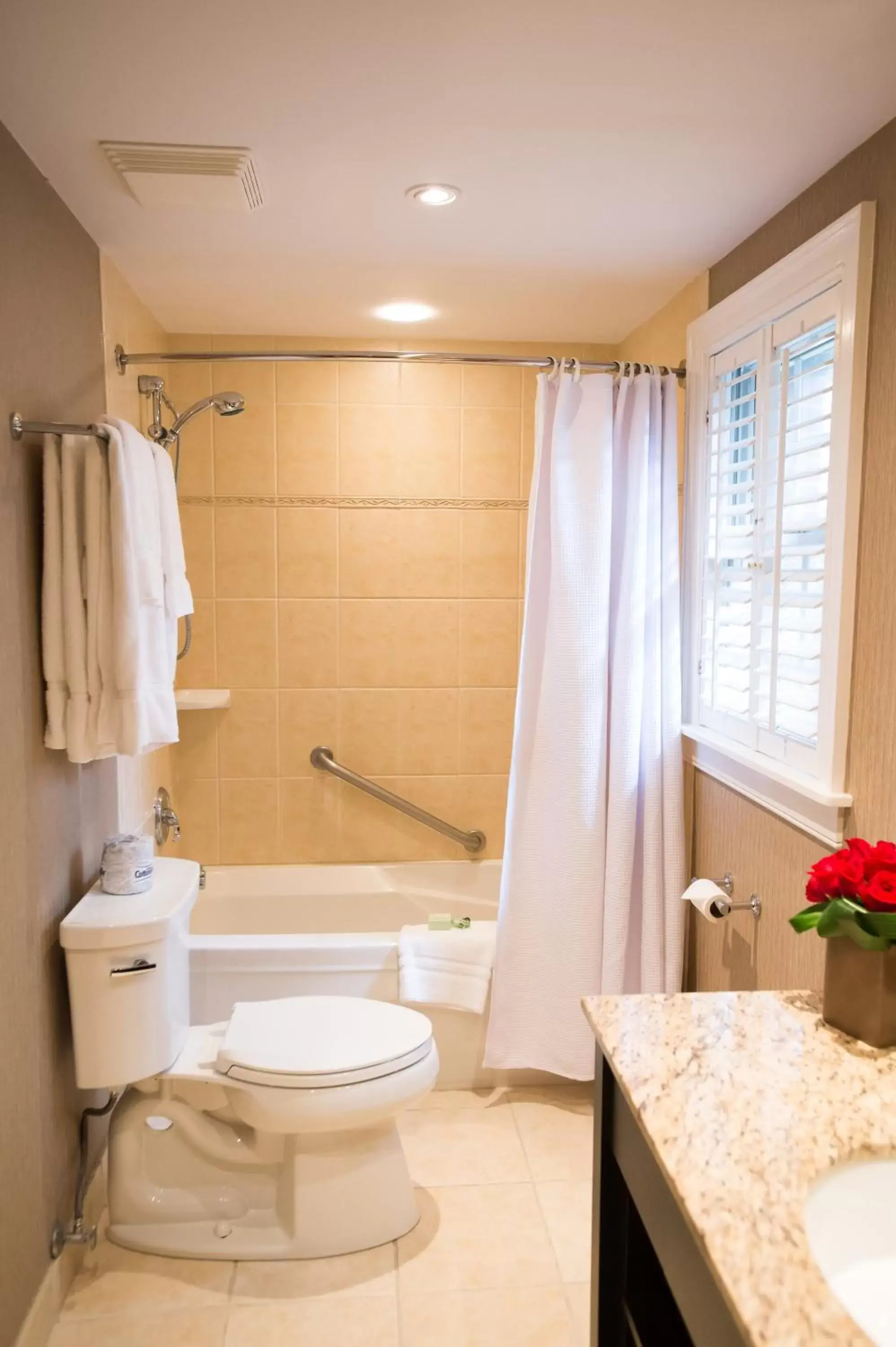 Bathroom in Pillar and Post Inn & Spa