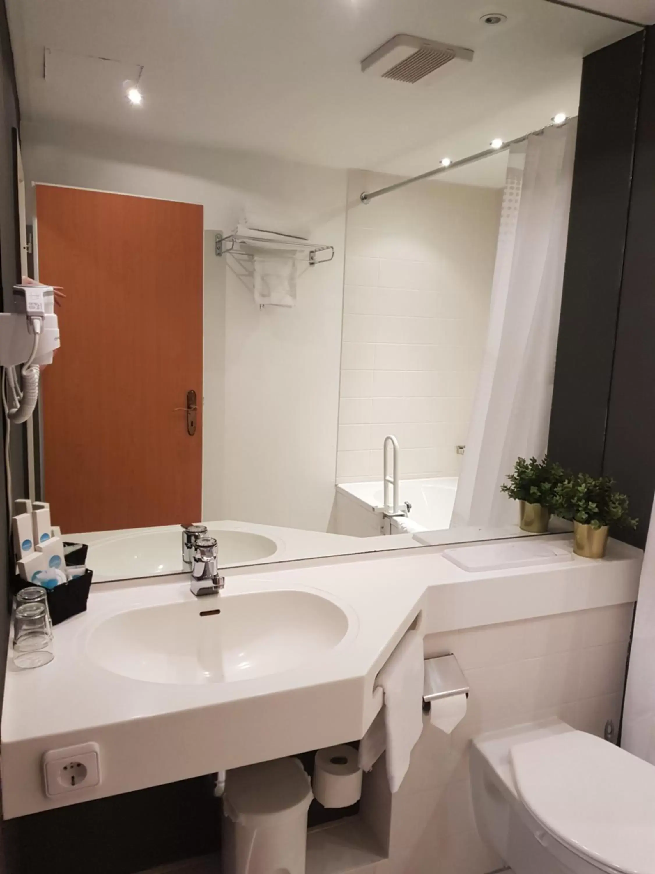 Bathroom in Hotel Milin