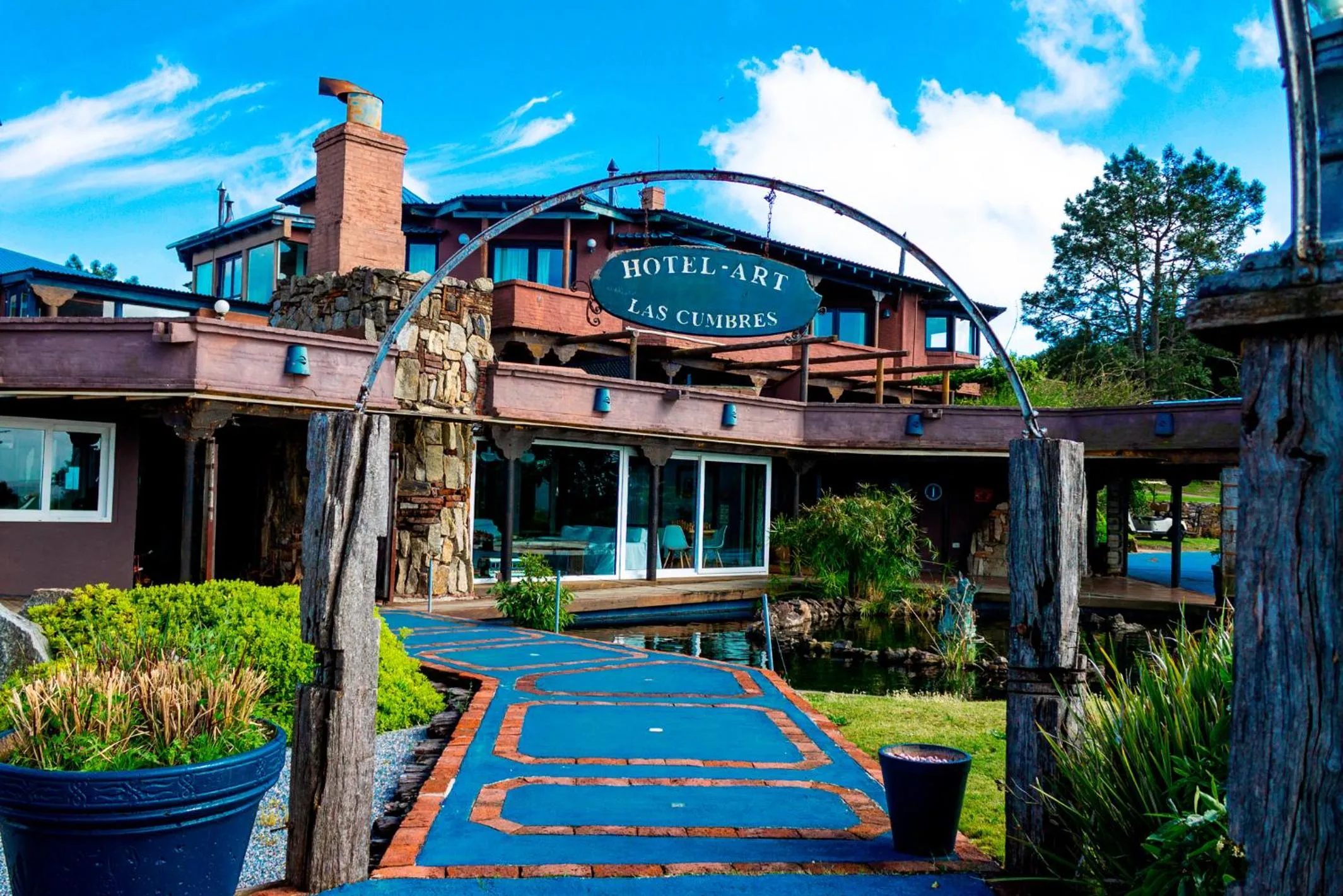 Property Building in Las Cumbres Hotel