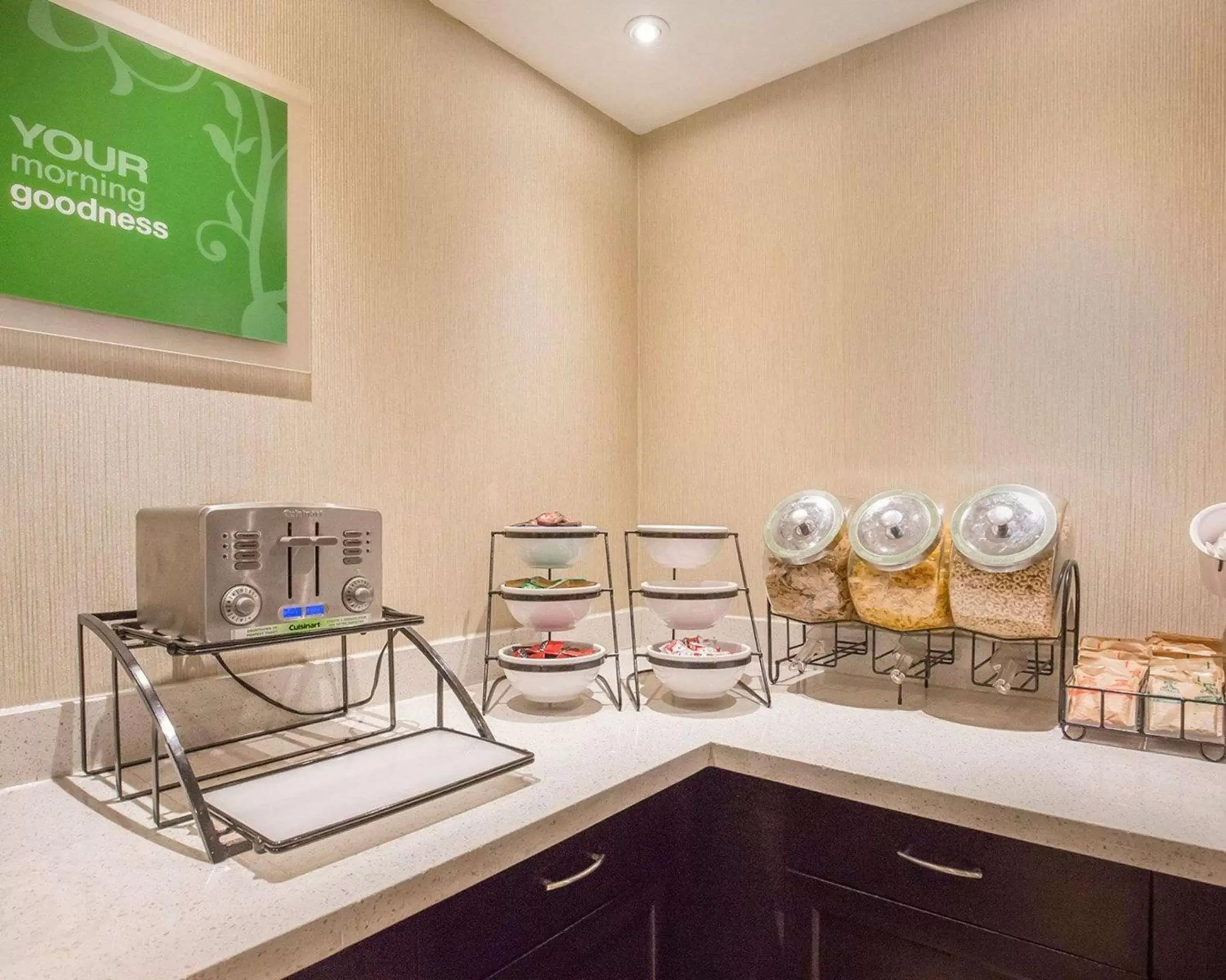 Restaurant/places to eat in Comfort Inn & Suites University Restaurant/places to eat in Comfort Inn & Suites University