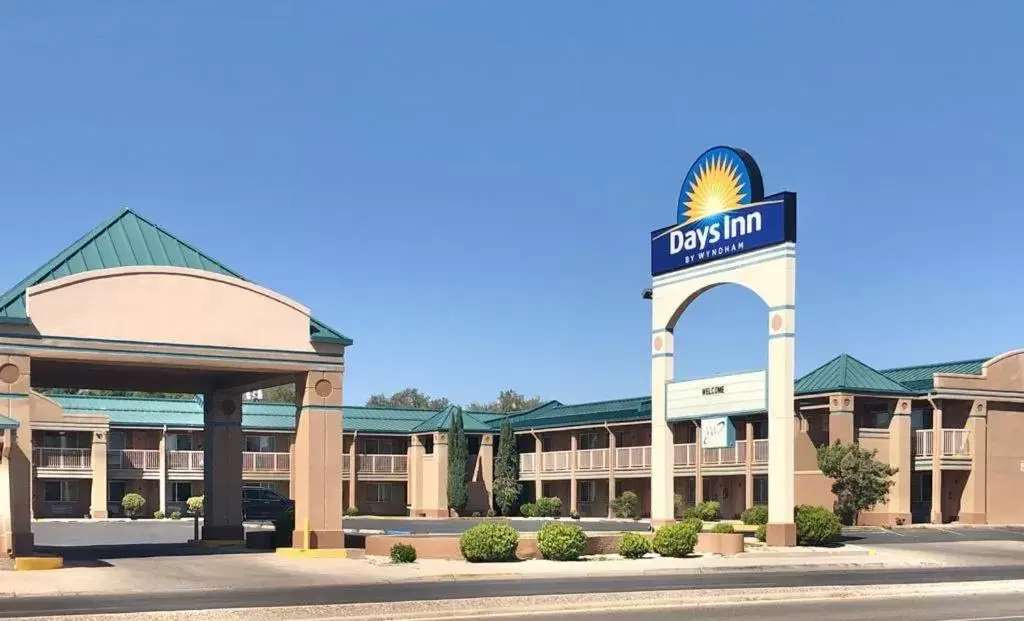 Property logo or sign, Facade/Entrance in Days Inn by Wyndham Roswell
