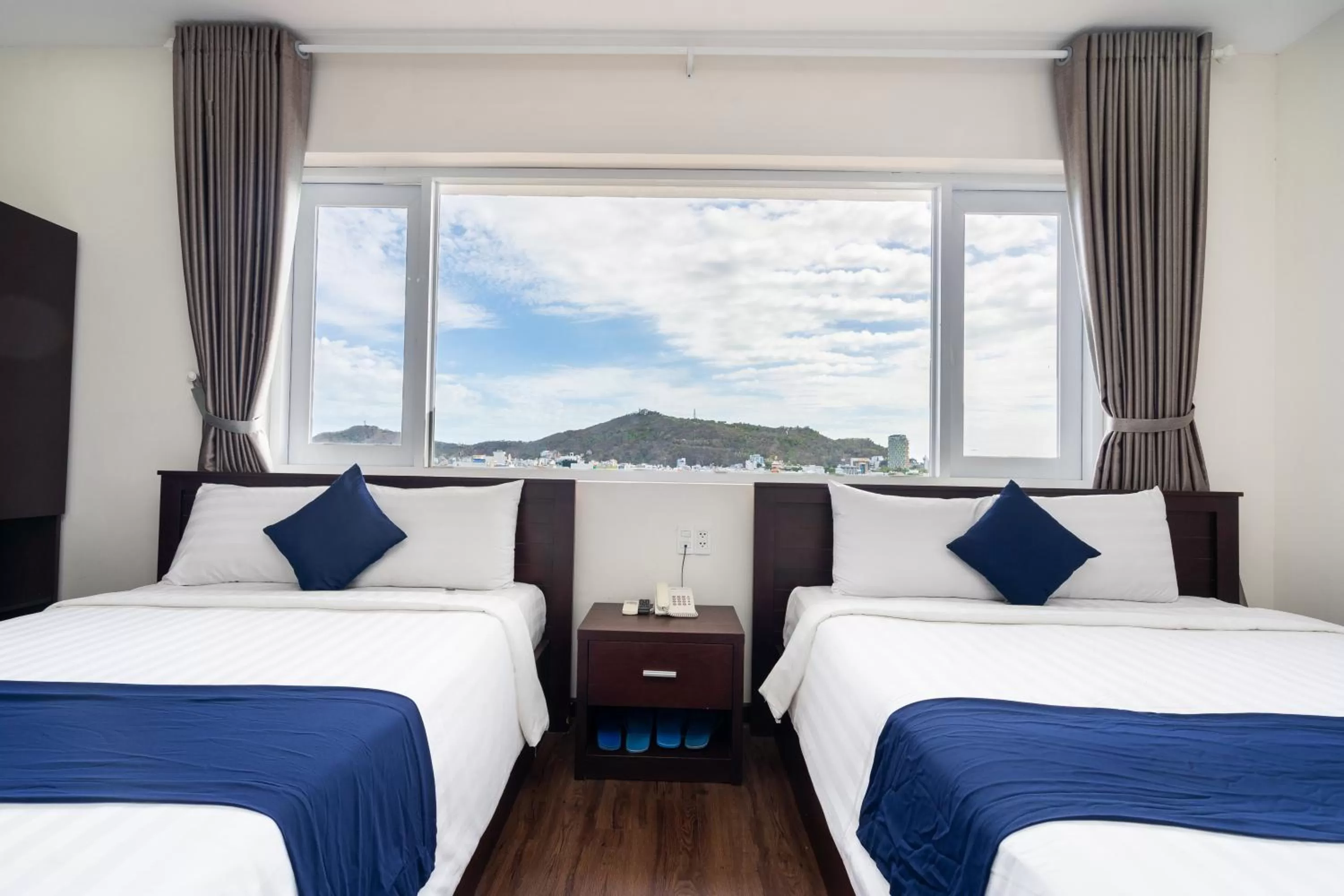 Bed in Central Hotel by Joi Hospitality