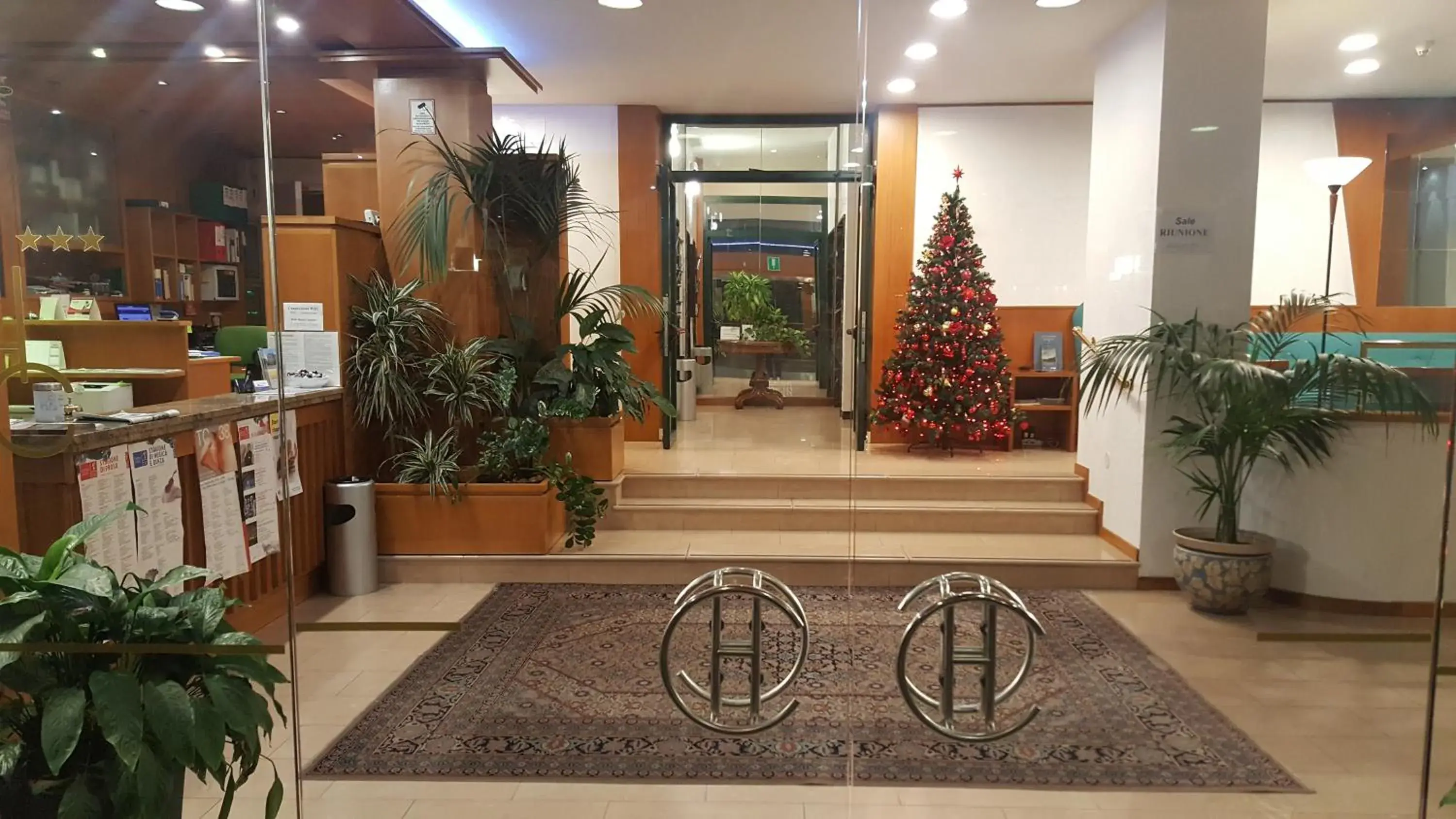 Facade/entrance, Lobby/Reception in Hotel Cristallo