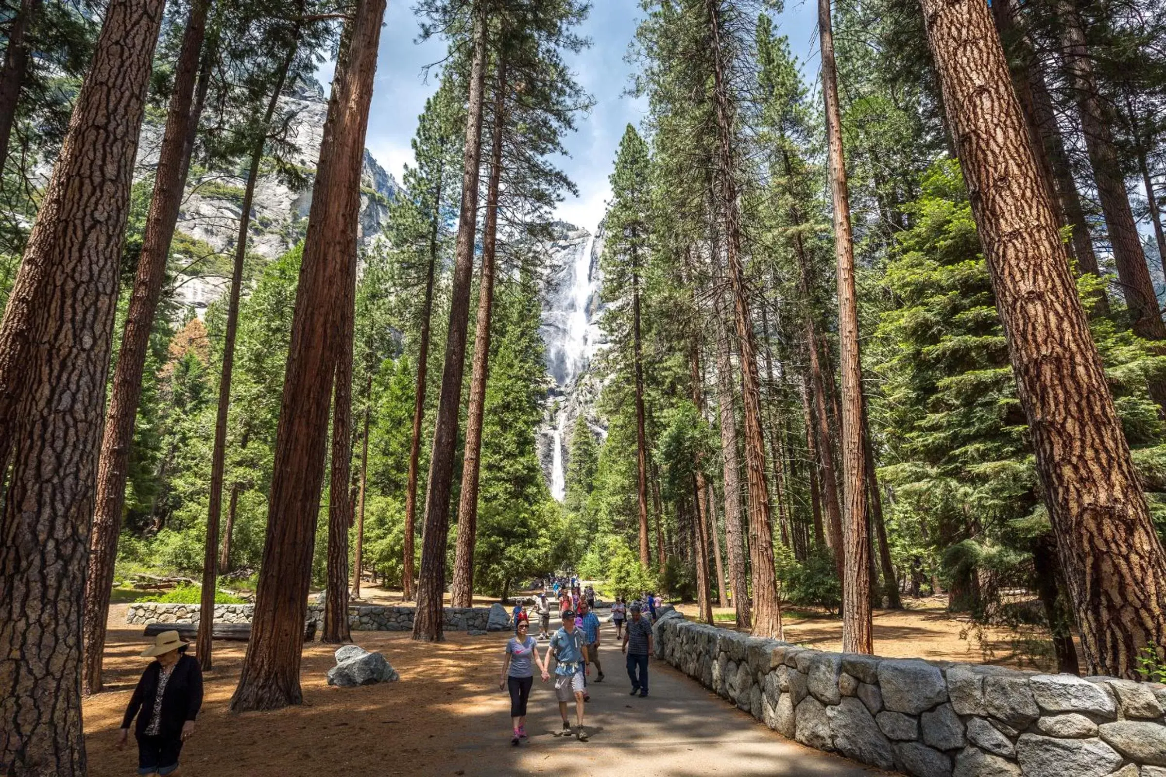 Nearby landmark, View in Rush Creek Lodge at Yosemite