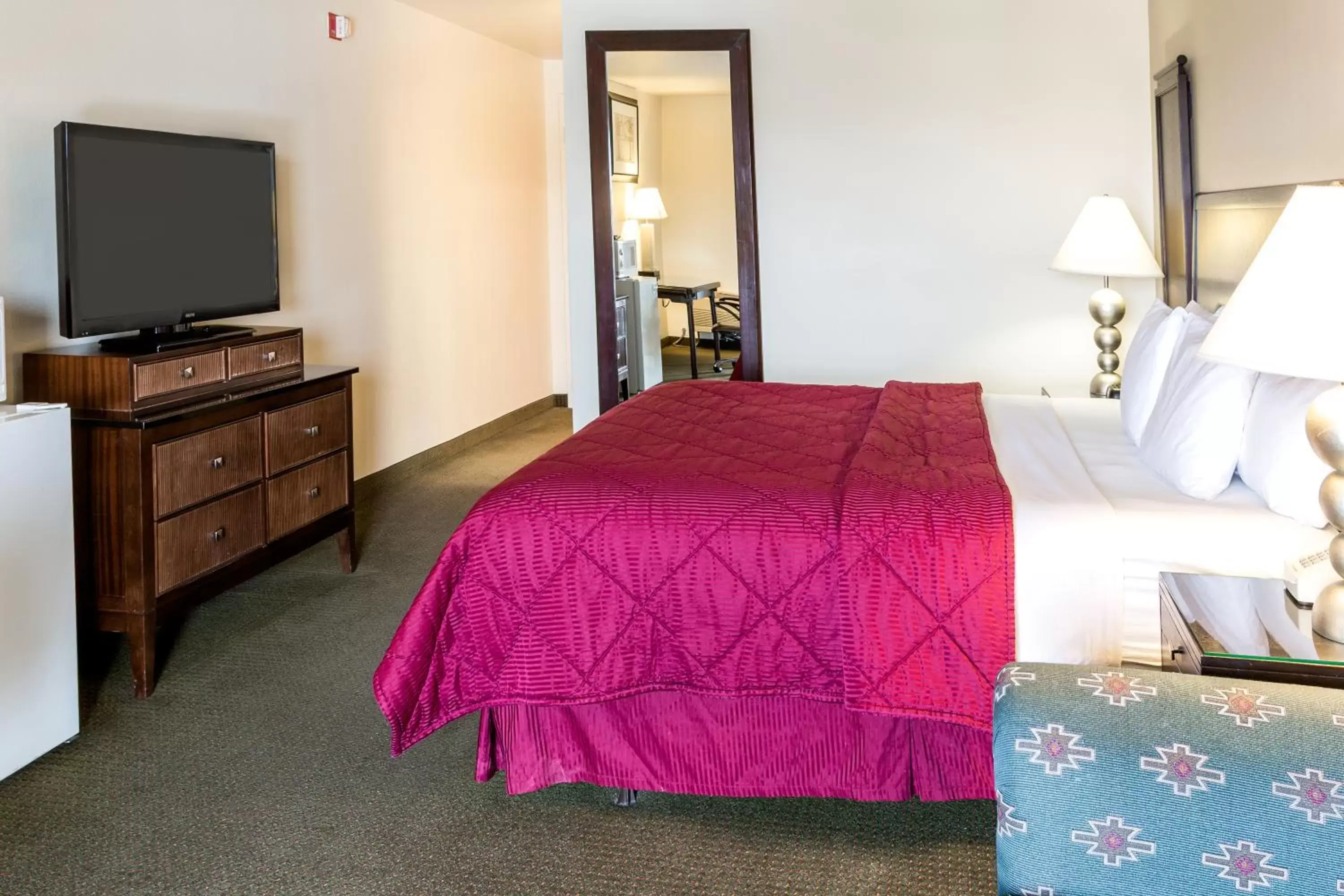 Bedroom, Bed in Cedars Inn