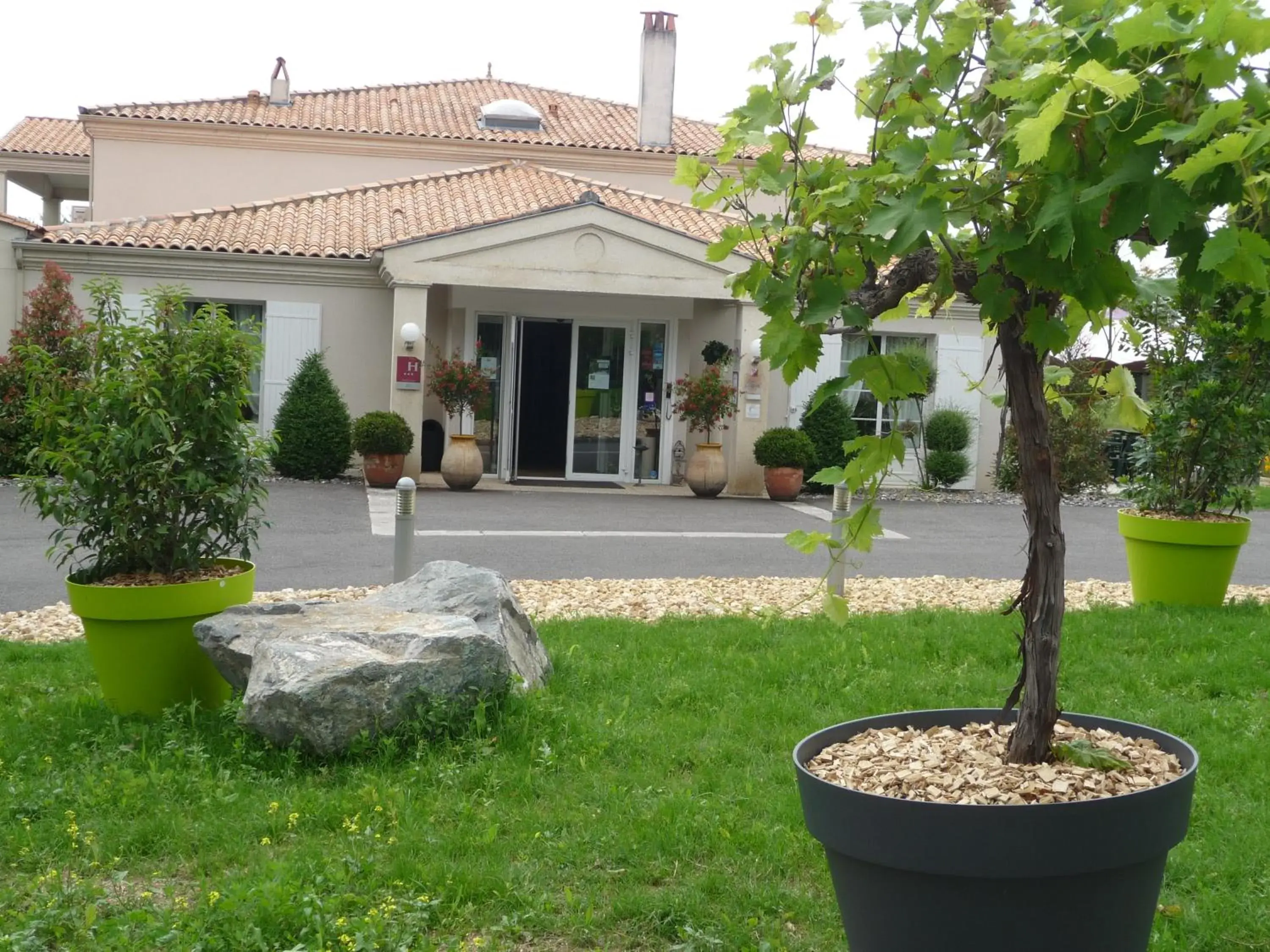 Property Building in Domaine de l'Echassier, The Originals Relais