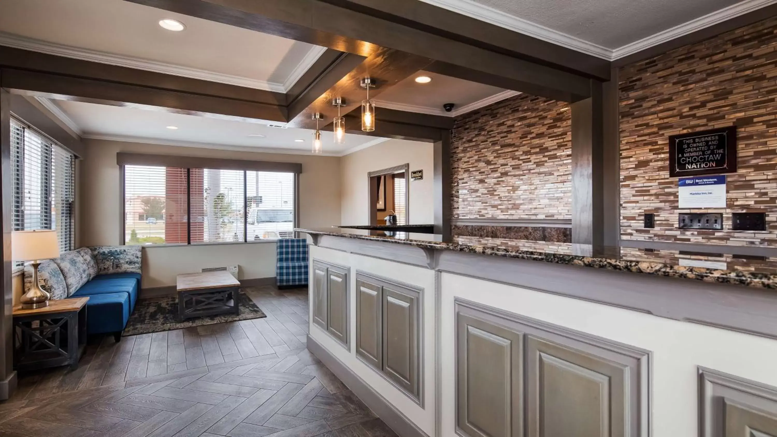 Lobby or reception, Kitchen/Kitchenette in Best Western Markita Inn