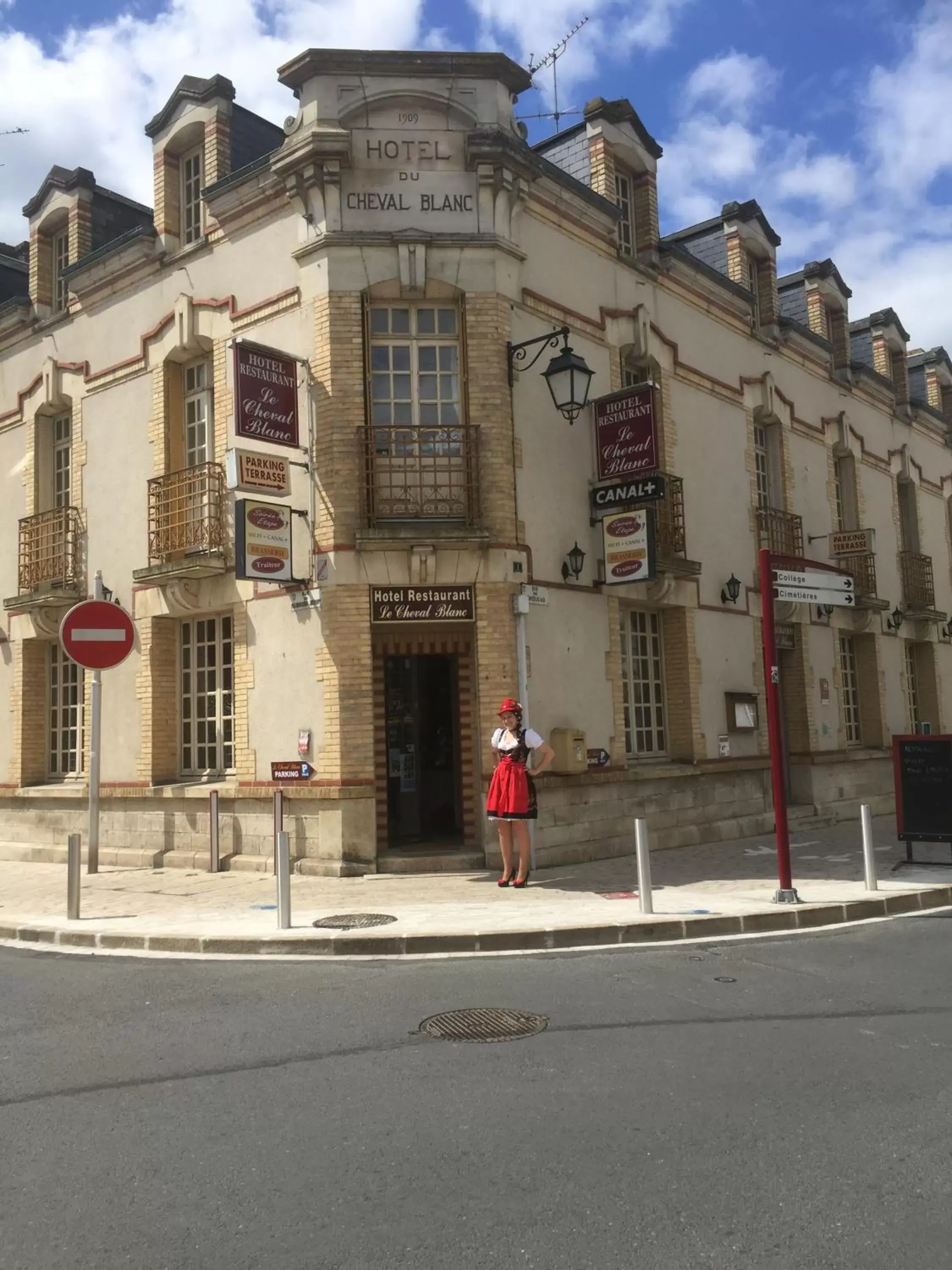 Property building, Facade/Entrance in Le Cheval Blanc