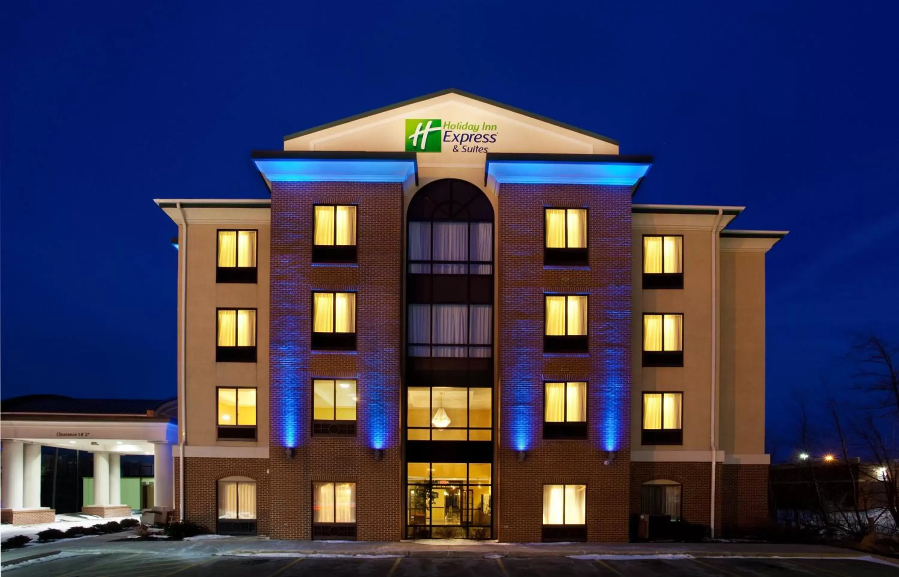 Property Building in Holiday Inn Express Hotel & Suites Cleveland-Richfield, an IHG Hotel