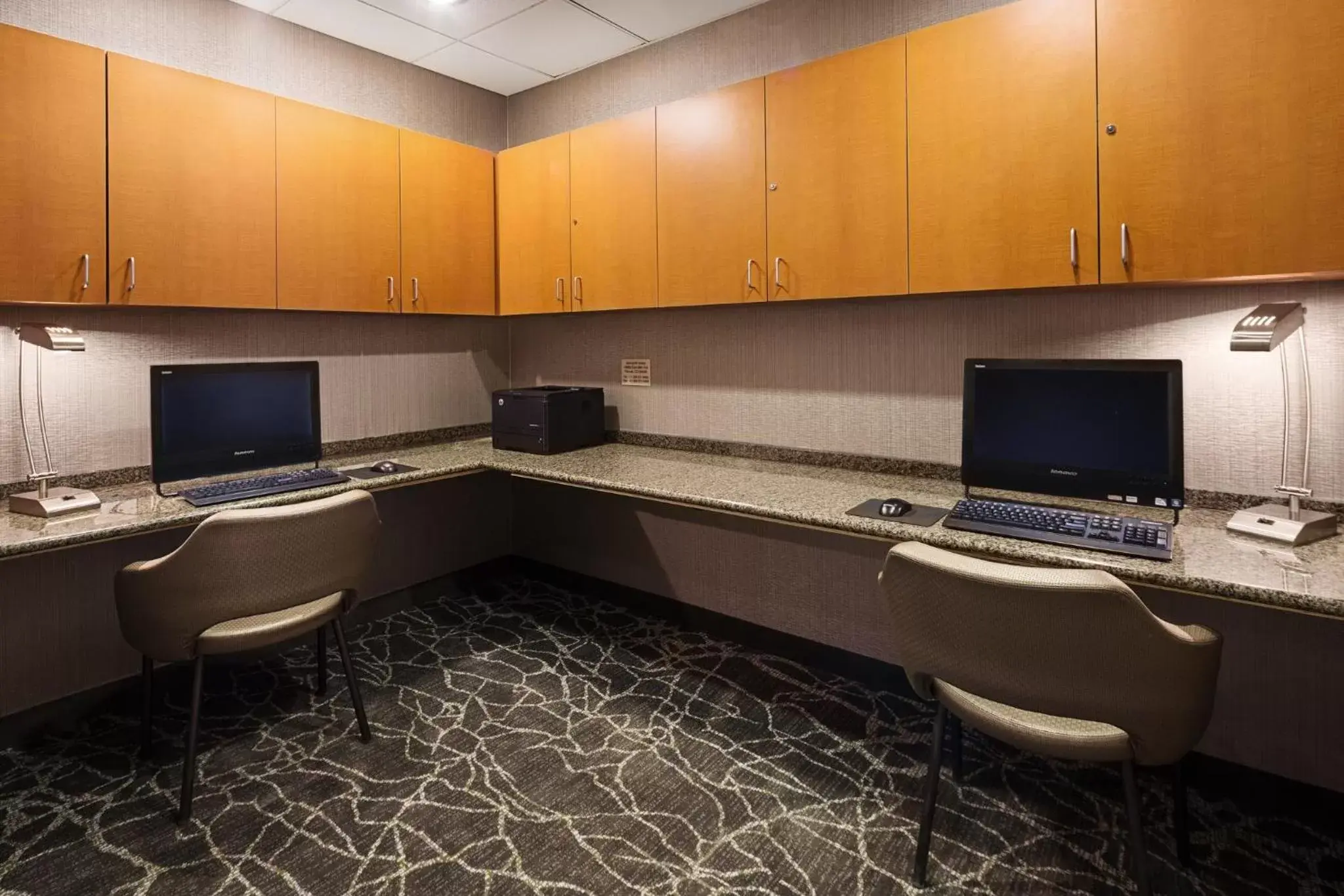 Business facilities, Kitchen/Kitchenette in SpringHill Suites by Marriott Denver Airport