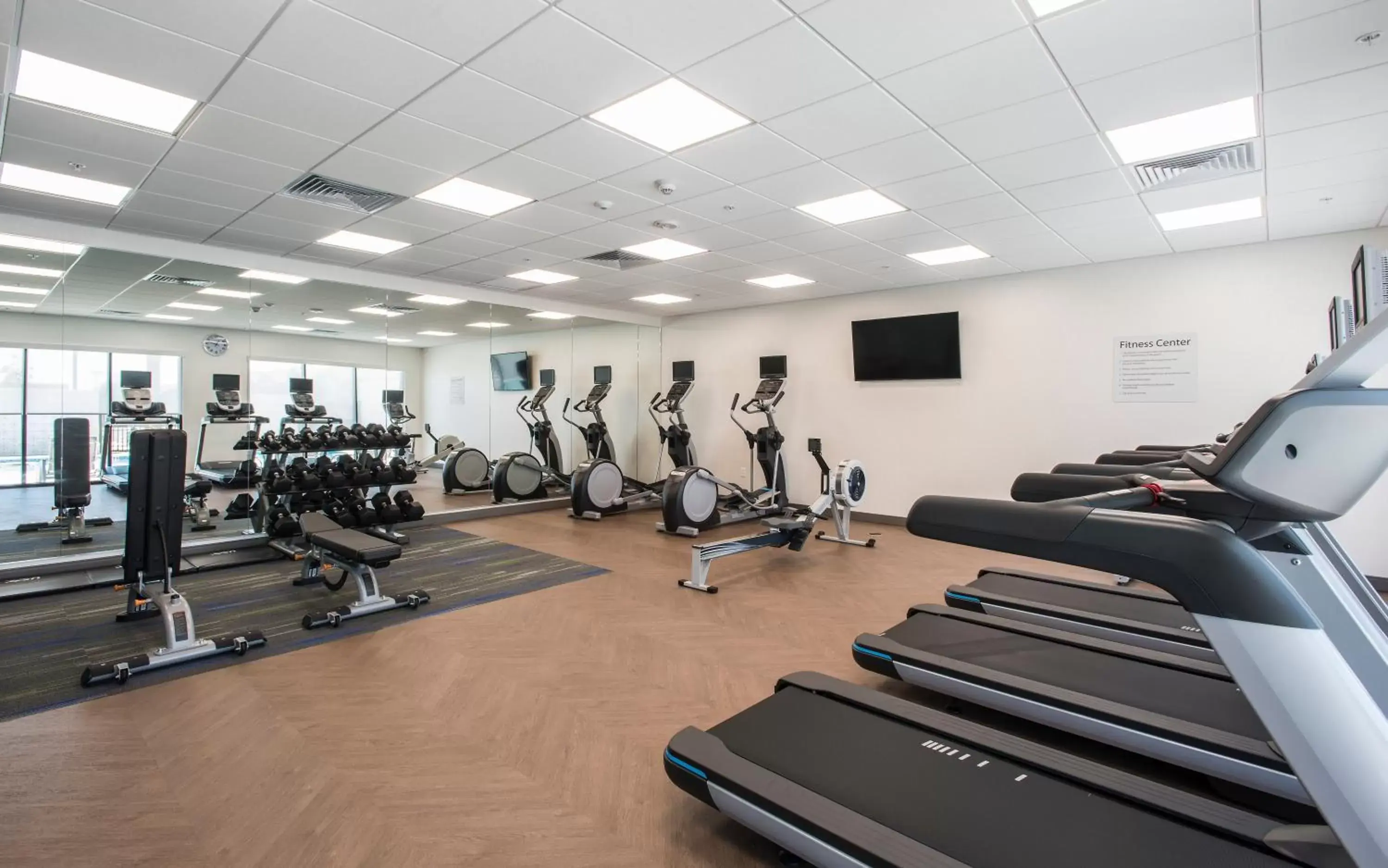 Spa and wellness centre/facilities, Fitness Center/Facilities in Holiday Inn Express & Suites - Phoenix North - Happy Valley, an IHG Hotel