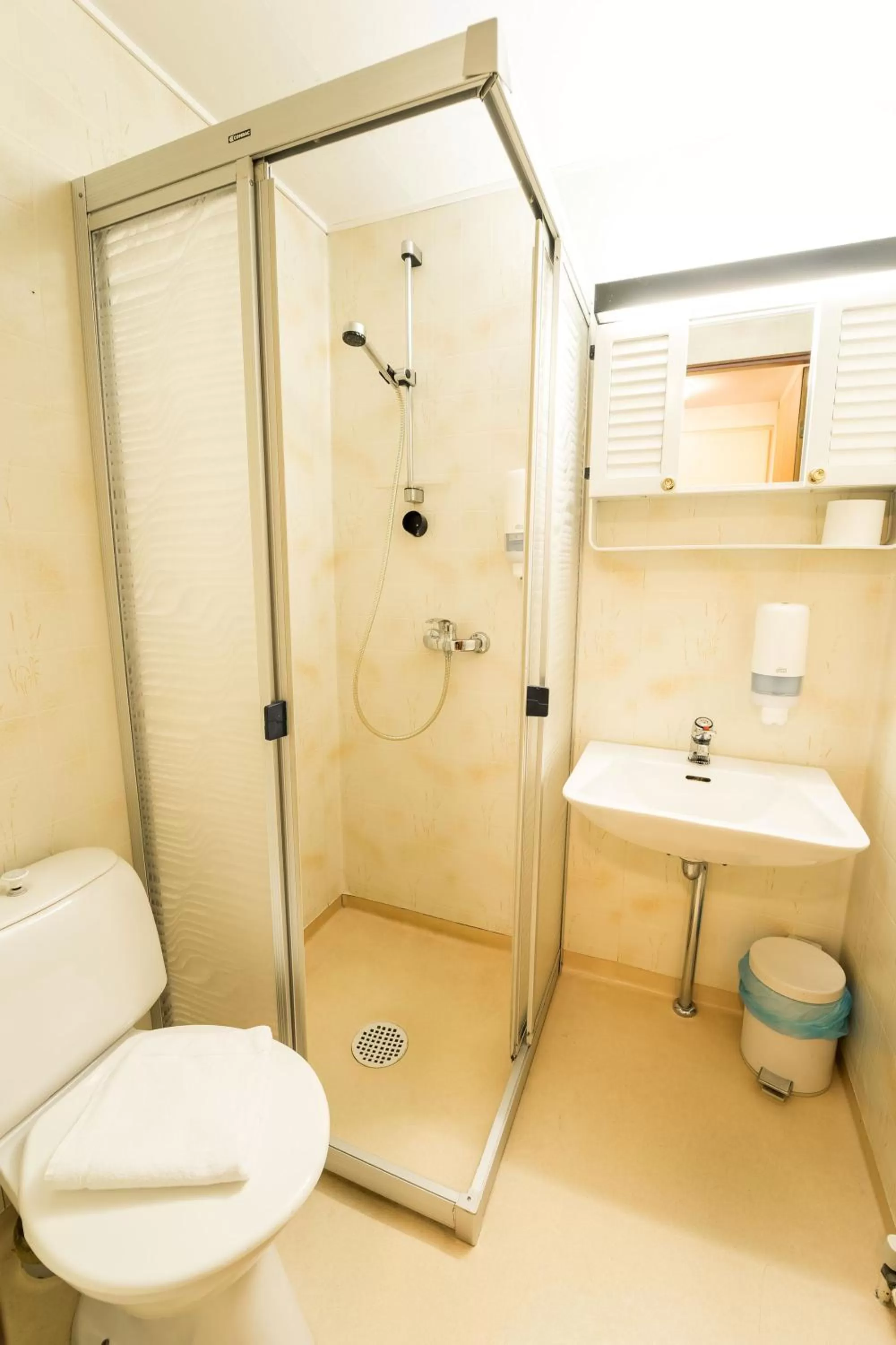 Bathroom in Budget Hotel Raahe