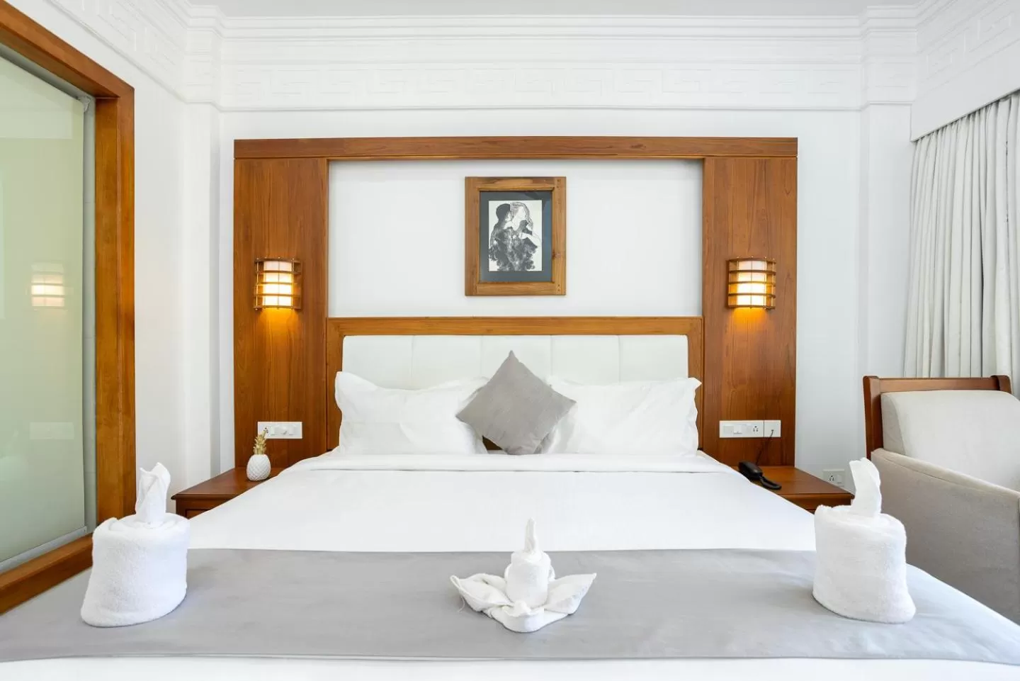 Bed in HOTEL WHITE HOUSE, Munnar