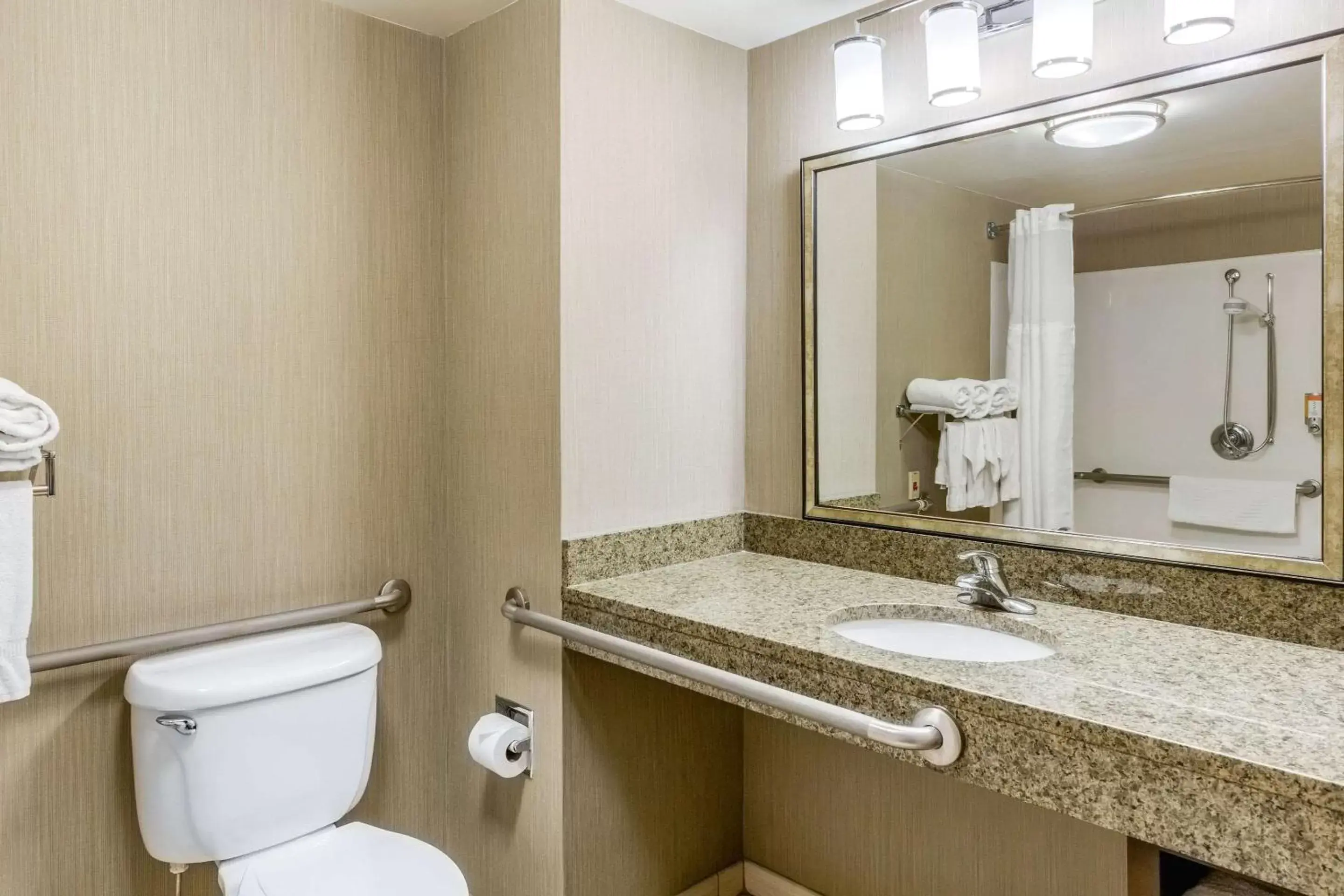 Bathroom in Comfort Inn & Suites Logan International Airport