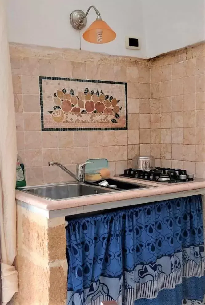 Kitchen or kitchenette, Kitchen/Kitchenette in Bed & Breakfast Porta d'Oriente