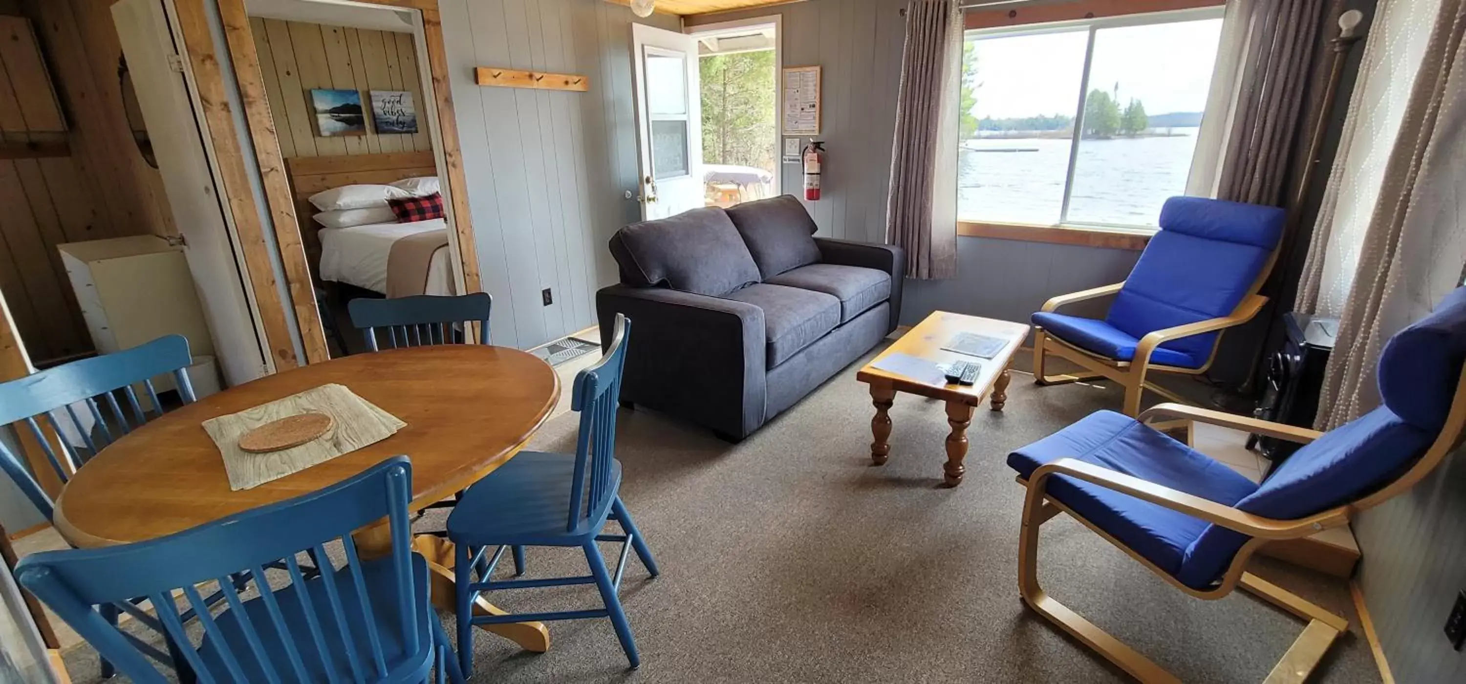 Living room, Seating Area in Parkway Cottage Resort and Trading Post