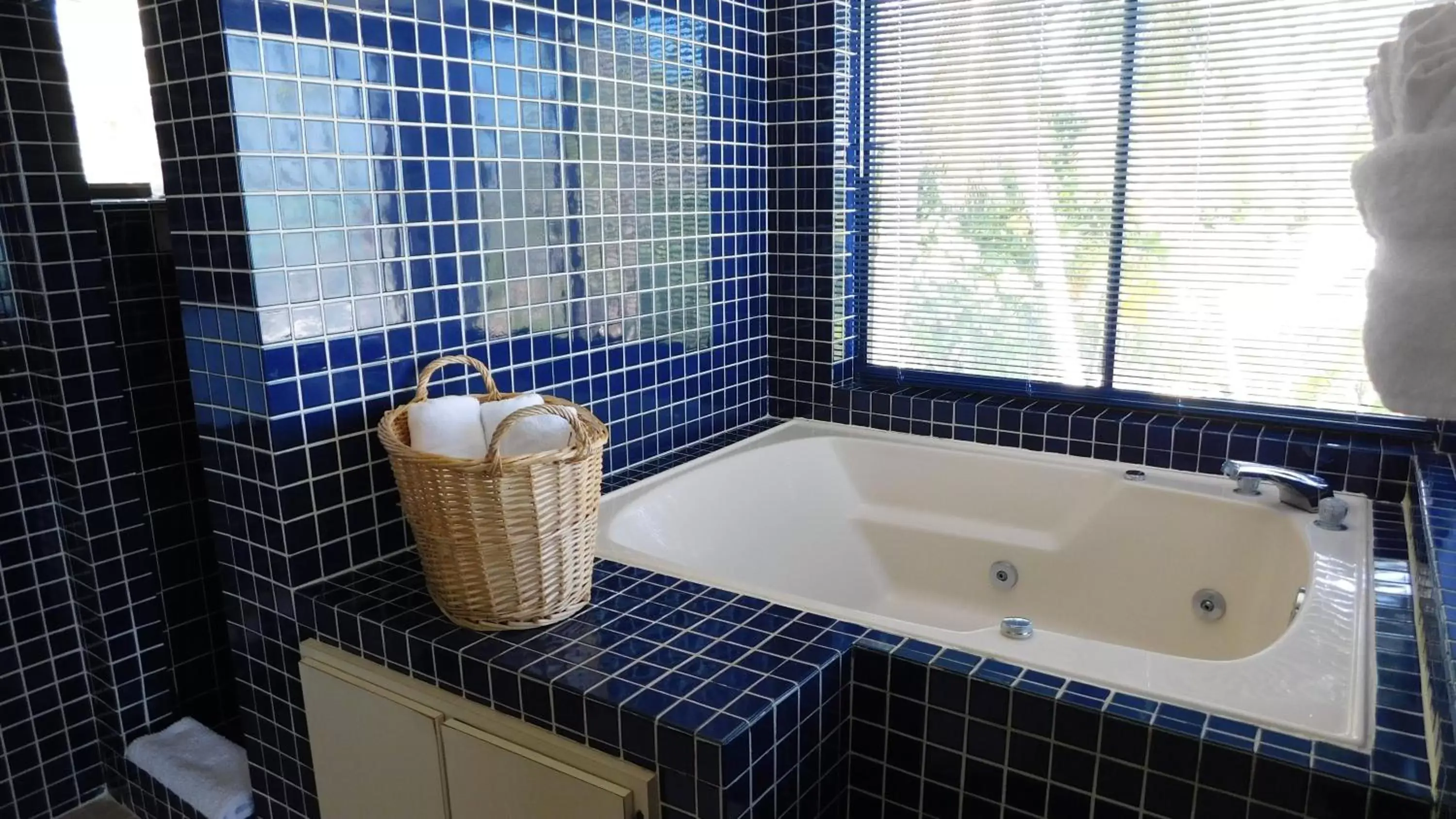 Bathroom in Pines & Palms Resort