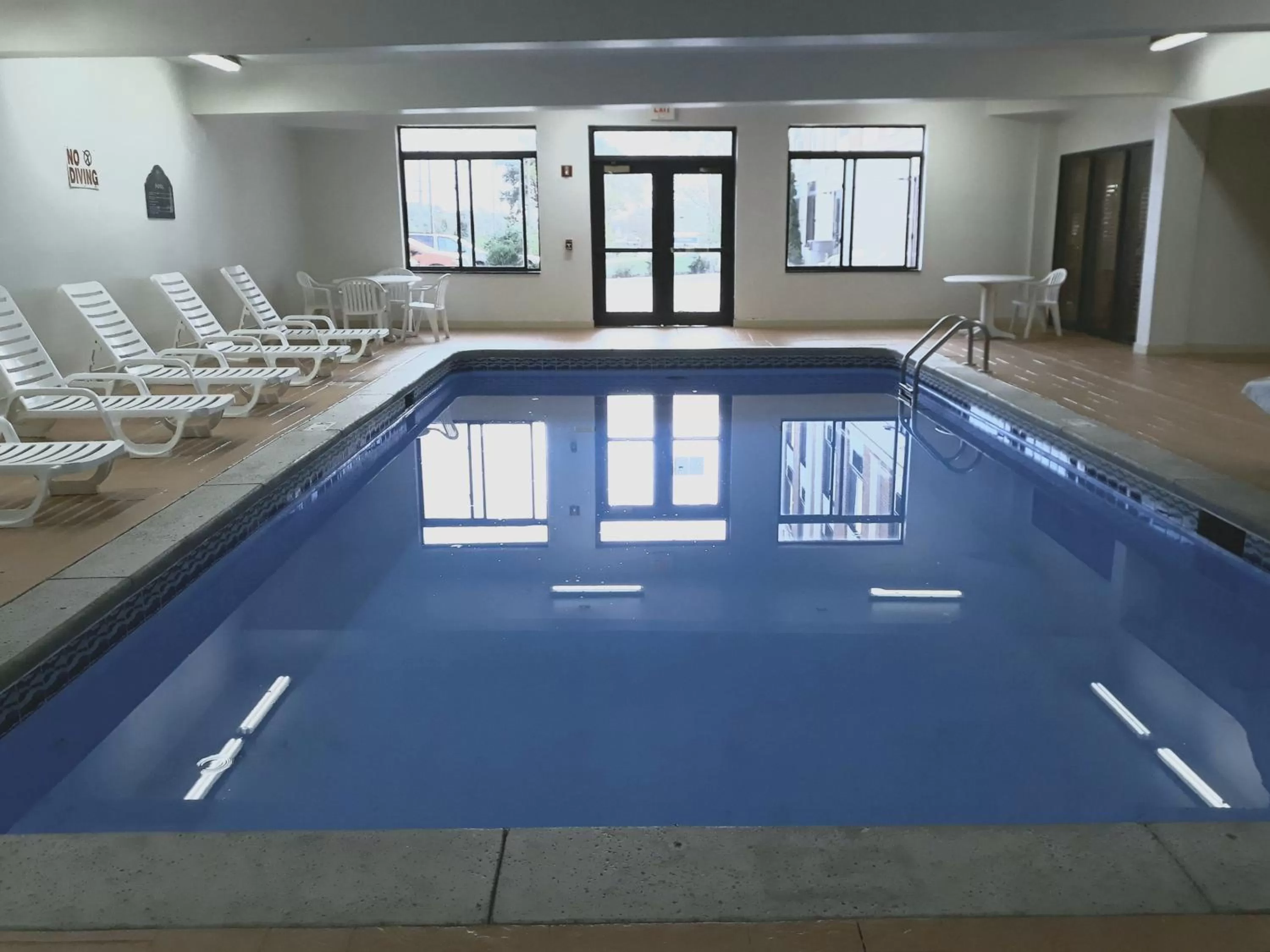 Swimming pool in Wingate by Wyndham Dayton - Fairborn