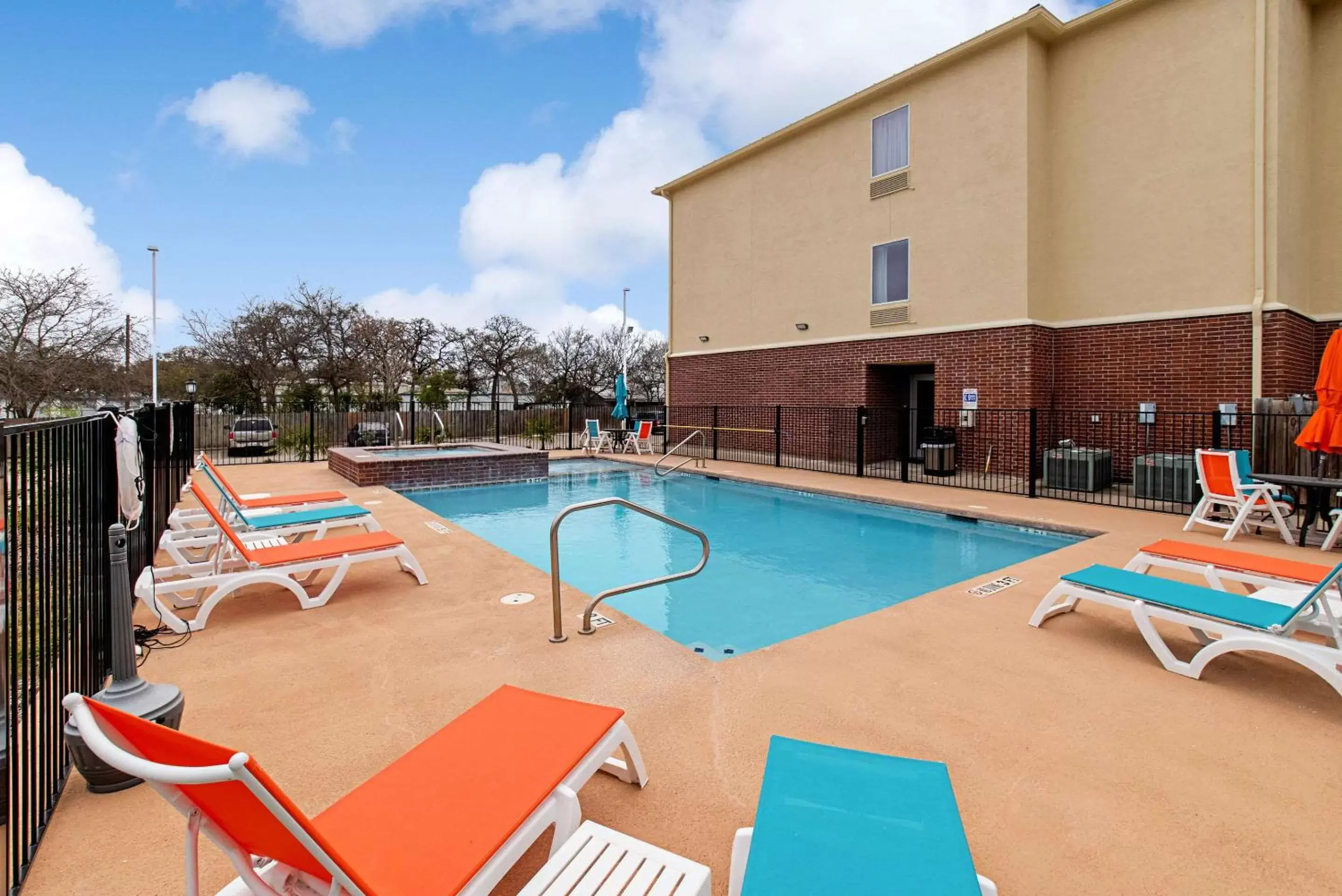 On site, Swimming Pool in Comfort Inn and Suites Fredericksburg