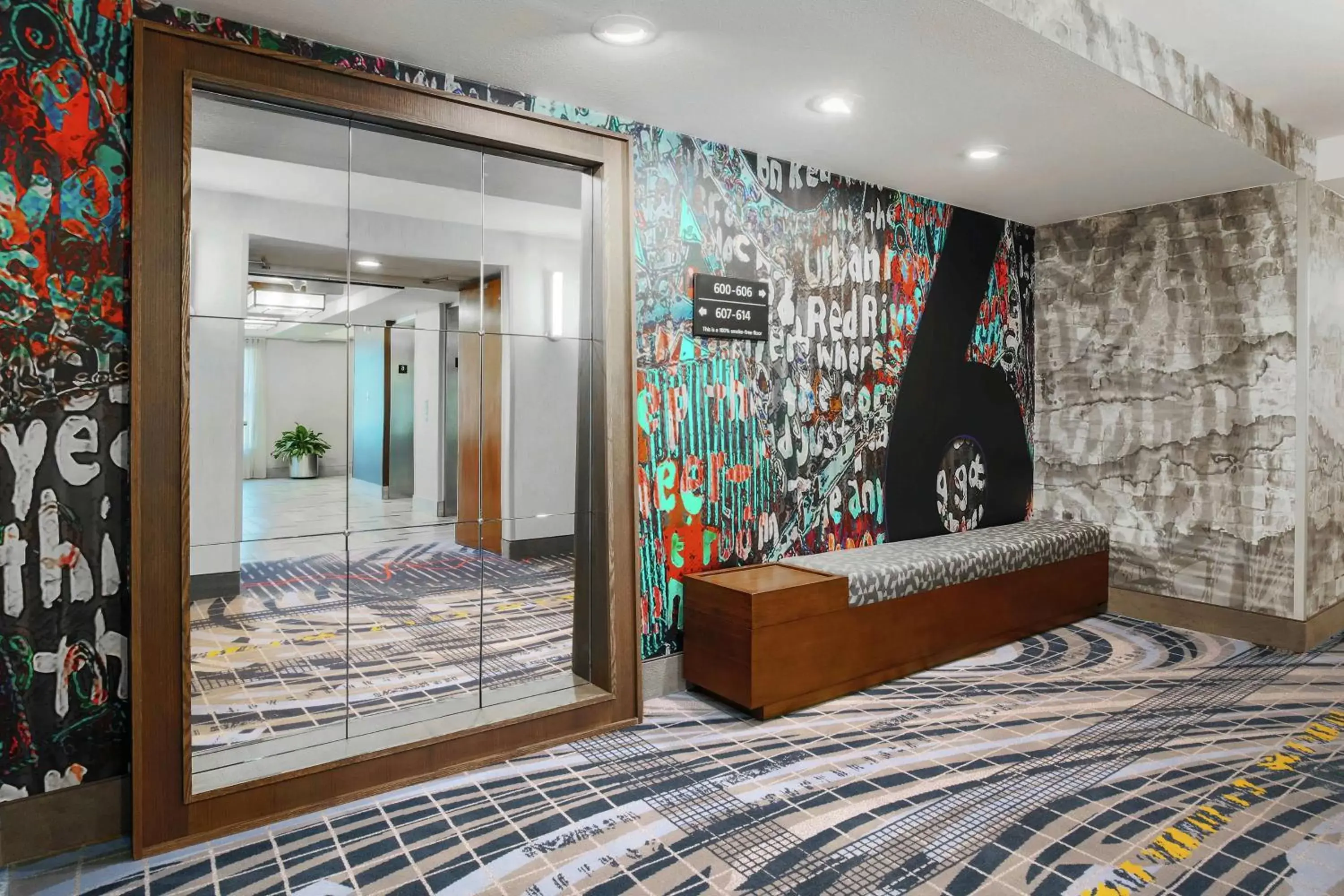 Lobby or reception, Bed in Hampton Inn & Suites Austin - Downtown Lobby or reception, Bed in Hampton Inn & Suites Austin - Downtown