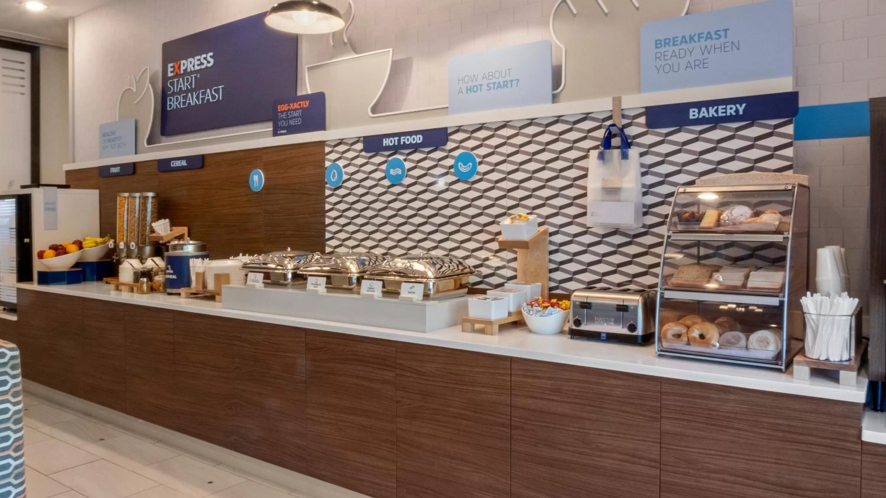 Breakfast in Holiday Inn Express Hotel & Suites Newton Sparta by IHG