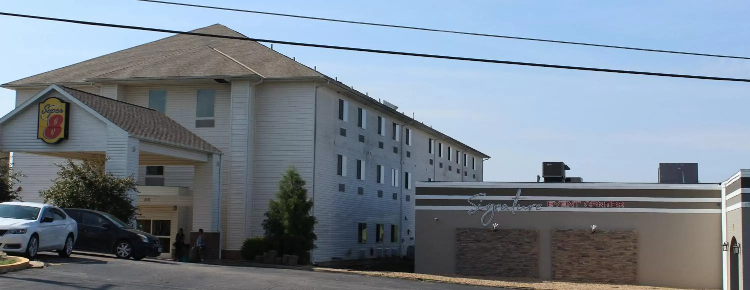 Property building in Super 8 by Wyndham Rolla Property building in Super 8 by Wyndham Rolla